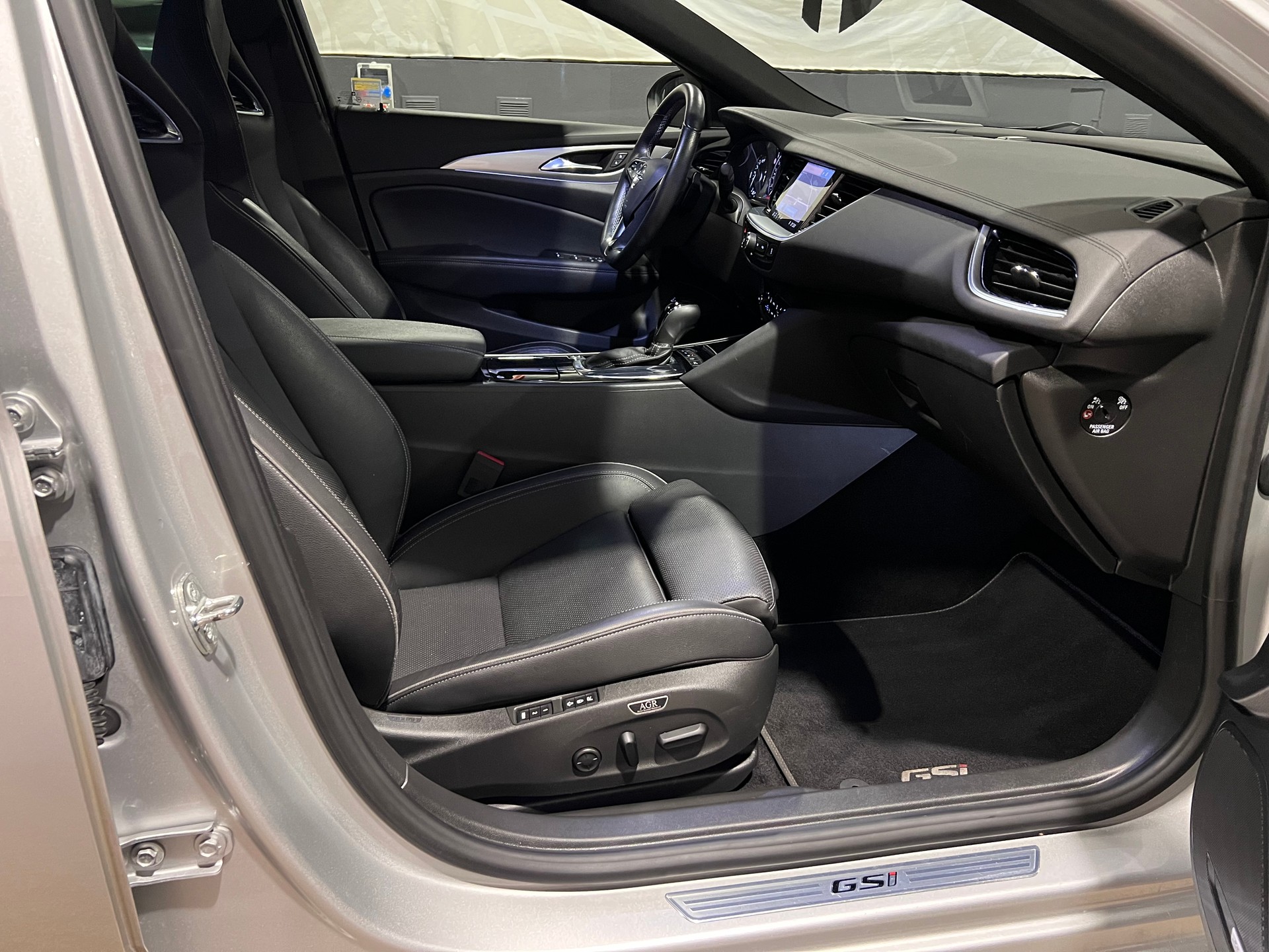 OPEL Insignia 2.0 T Sports Tourer GSi Automatic-image-12