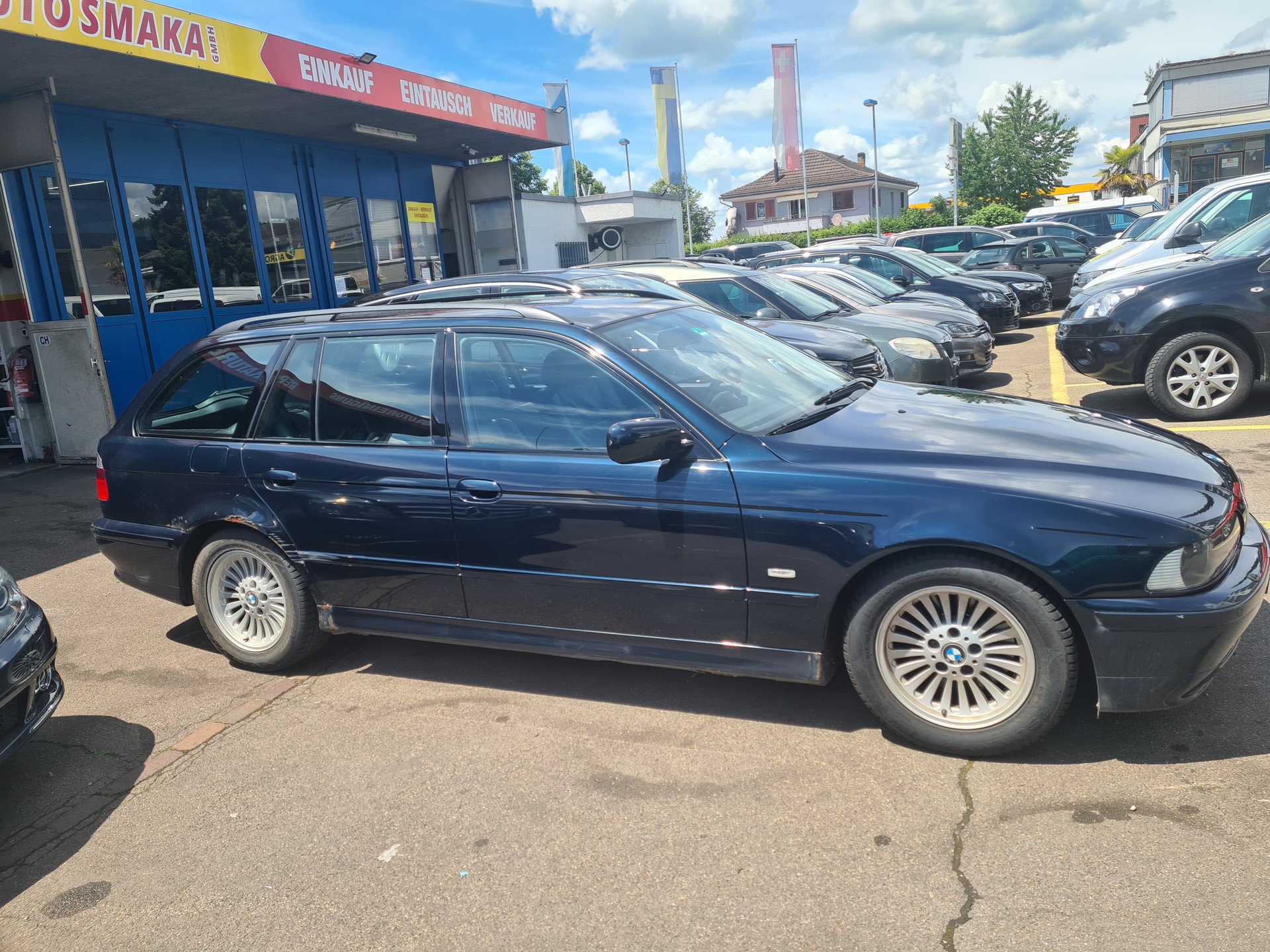 BMW 540i Touring-image-1