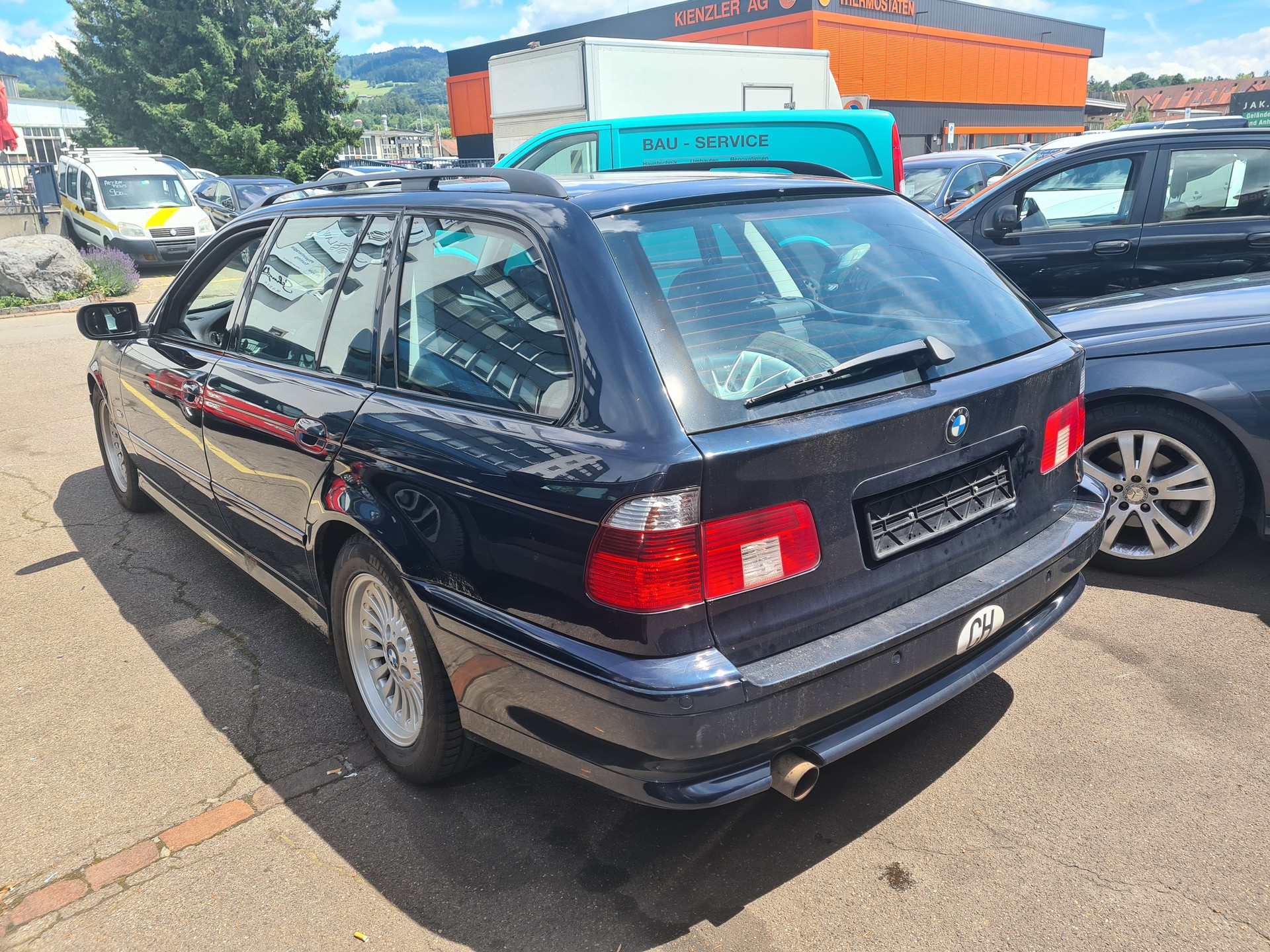 BMW 540i Touring-image-5