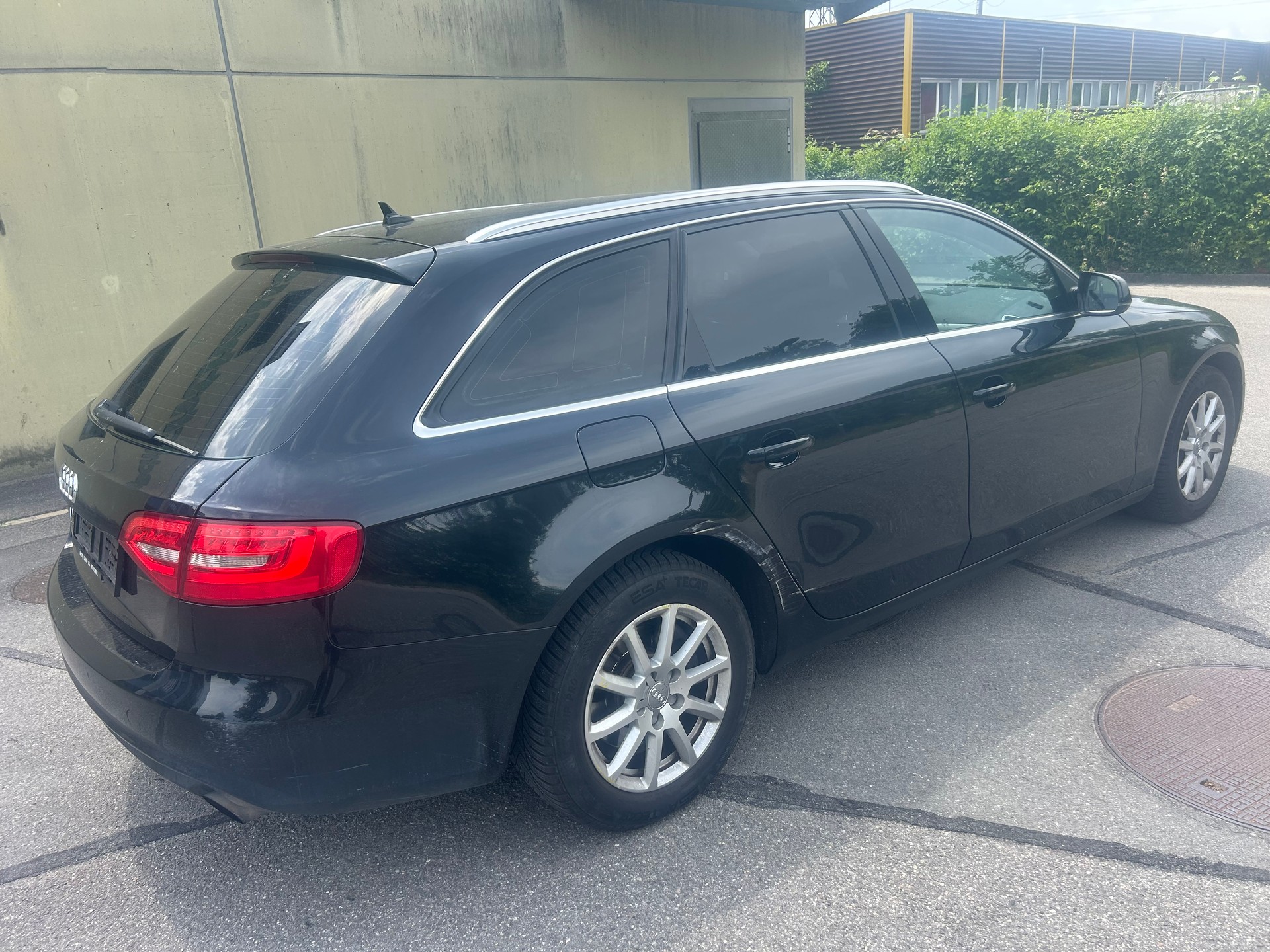 AUDI A4 Avant 1.8 TFSI multitronic-image-4