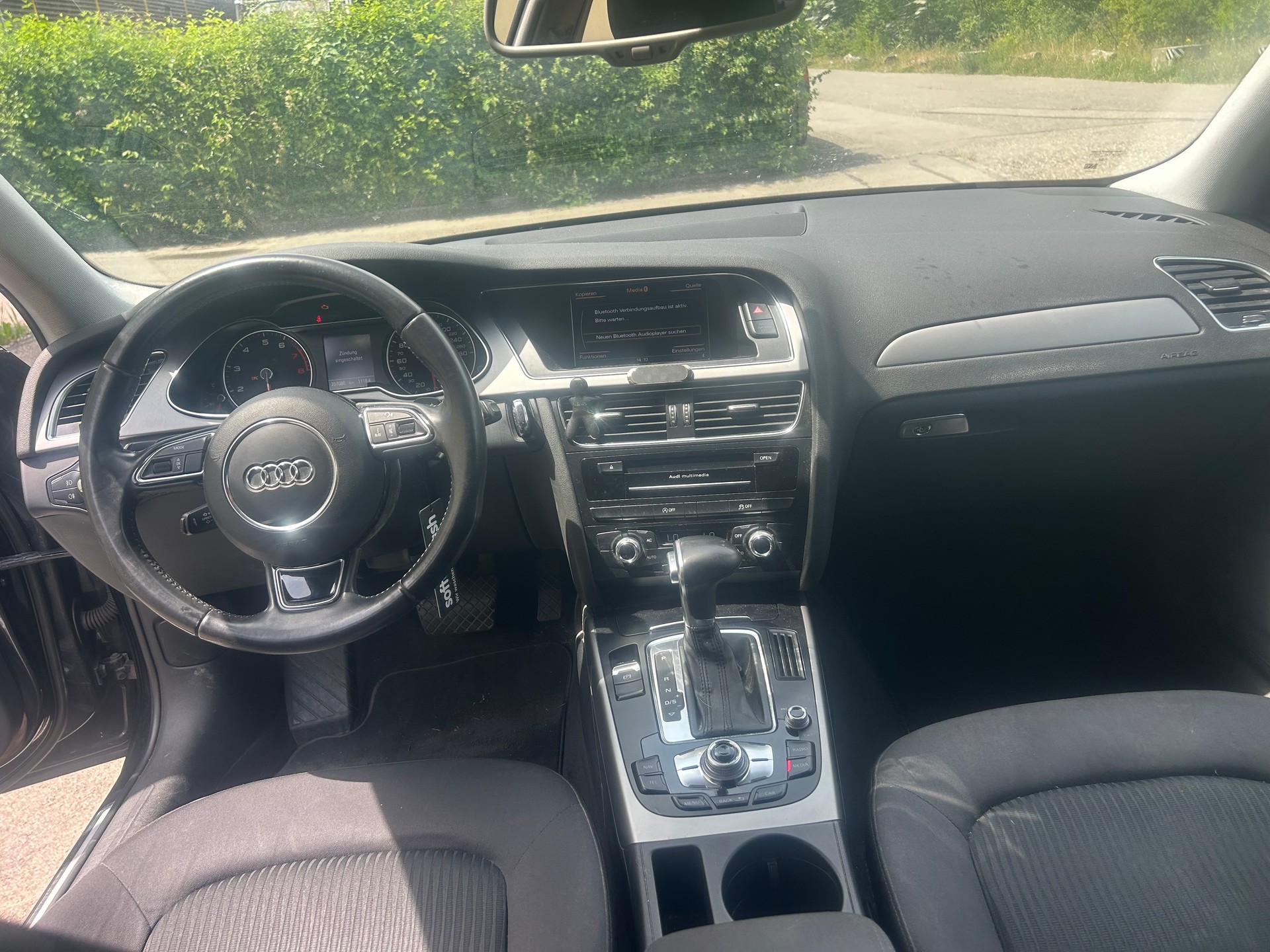 AUDI A4 Avant 1.8 TFSI multitronic-image-6
