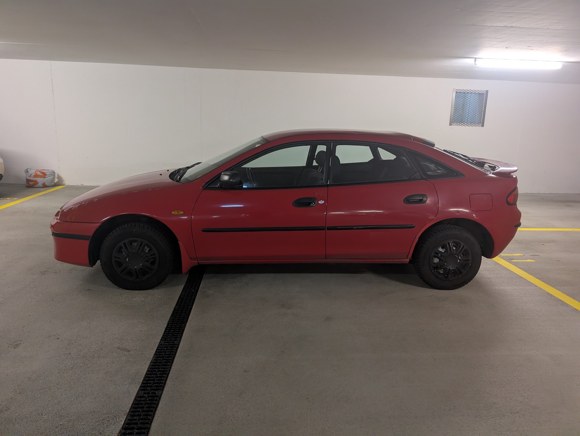 MAZDA 1.5i 16V