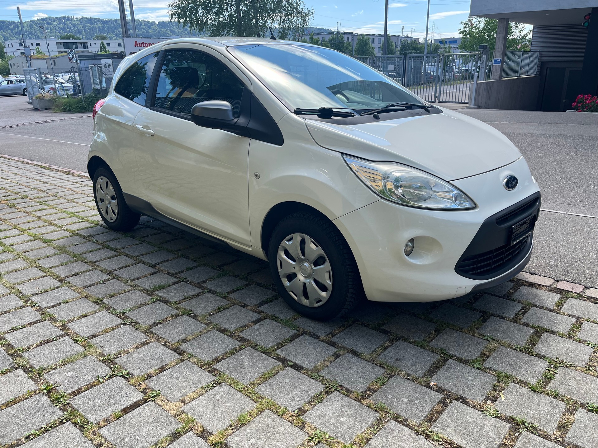 FORD KA 1.25 Titanium-image-2