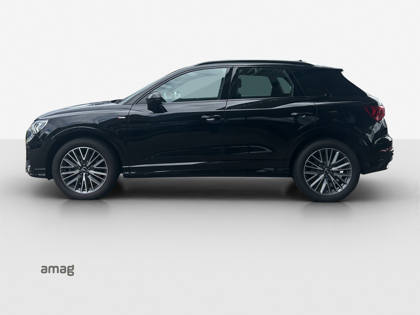 AUDI Q3 40 TDI S line Attraction quattro S-tronic-showroom-element-1