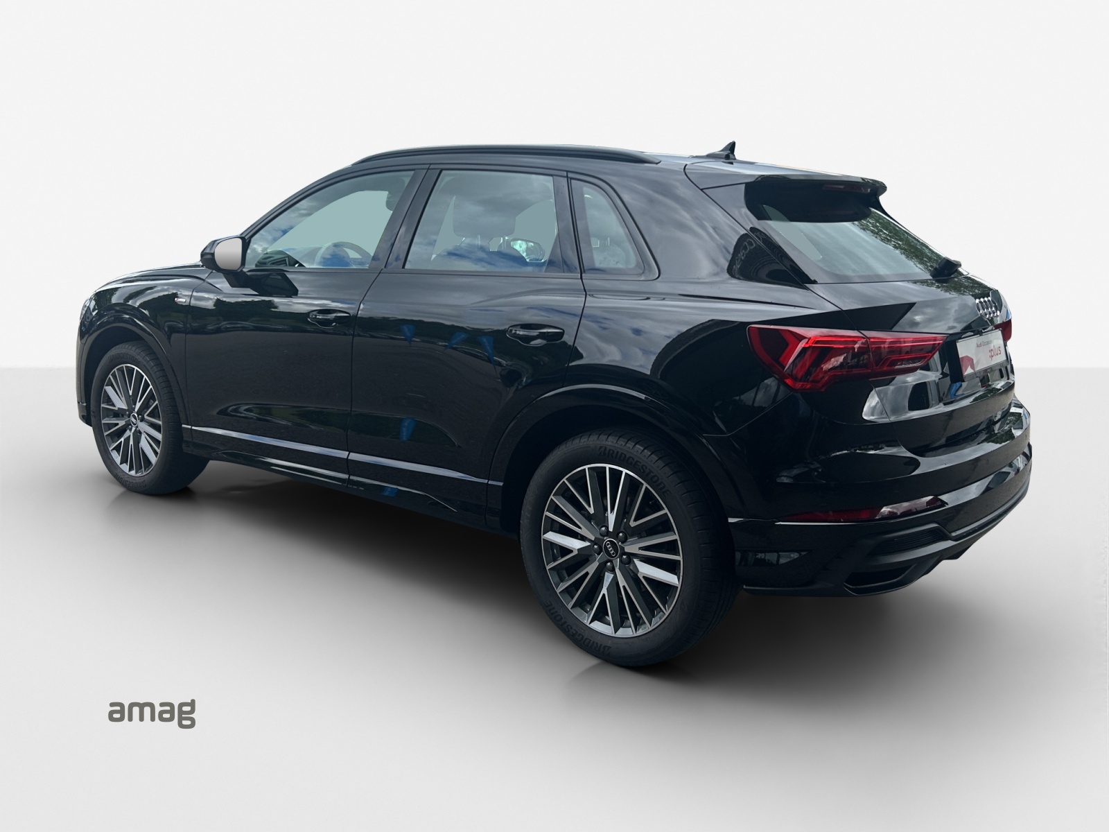 AUDI Q3 40 TDI S line Attraction quattro S-tronic-showroom-element-2