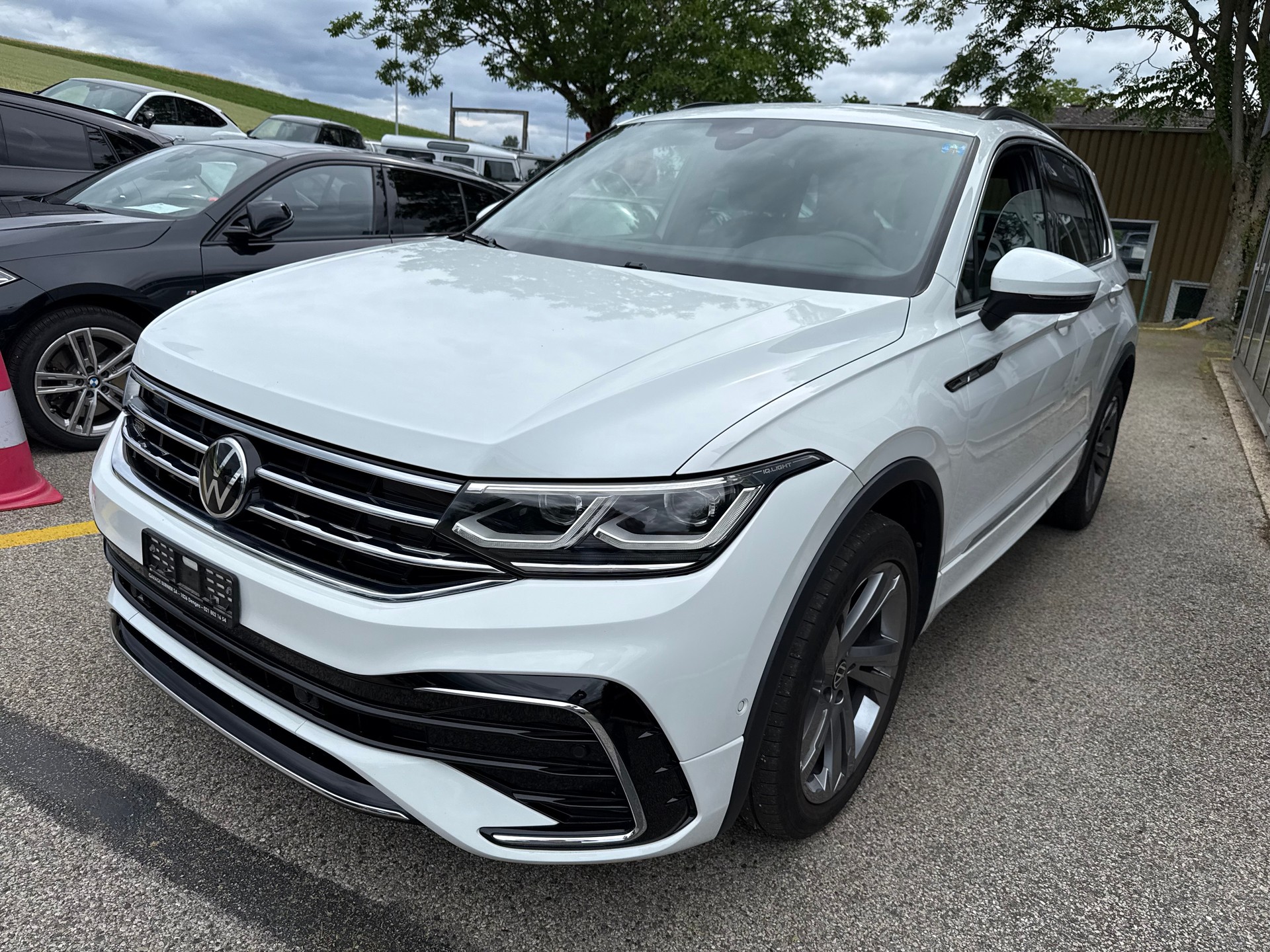 VW Tiguan 2.0TSI R-Line 4Motion DSG-showroom-element-1