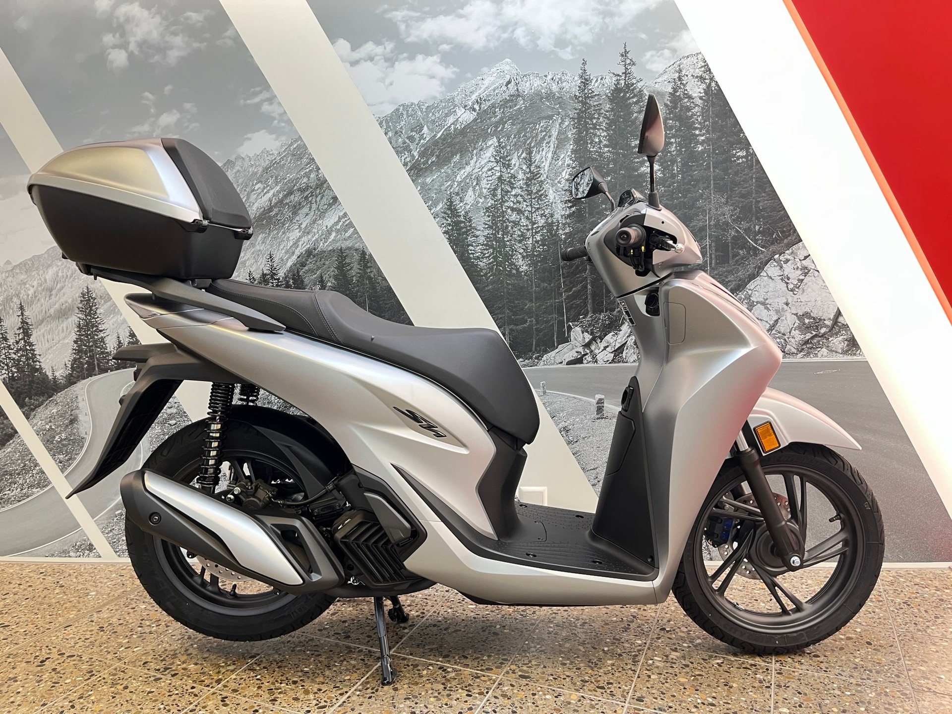 HONDA SH 125 Smart Top-Box 2026 mit TFT Display-image-0
