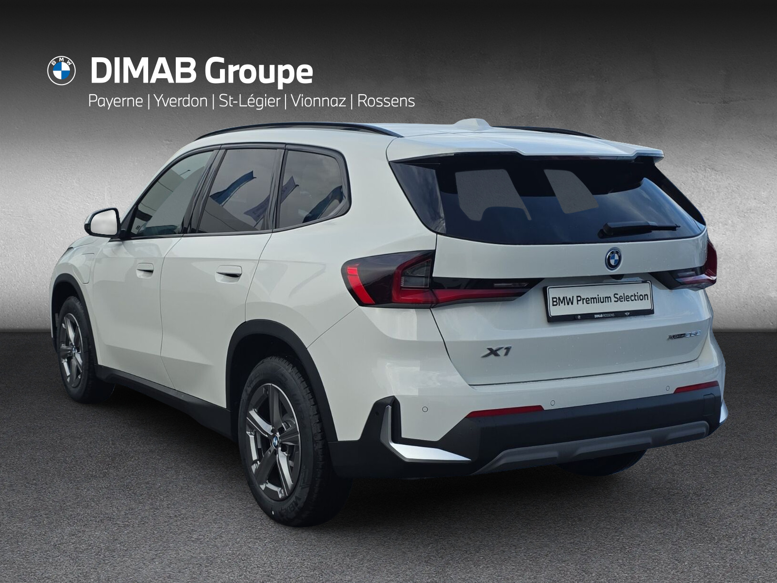 BMW X1 xDrive 25e-showroom-element-2