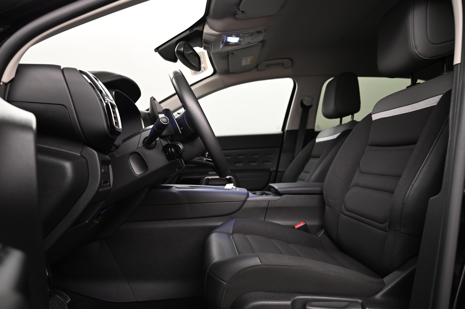 CITROEN C5 Aircross 1.2 PureTech Swiss Edition-image-4