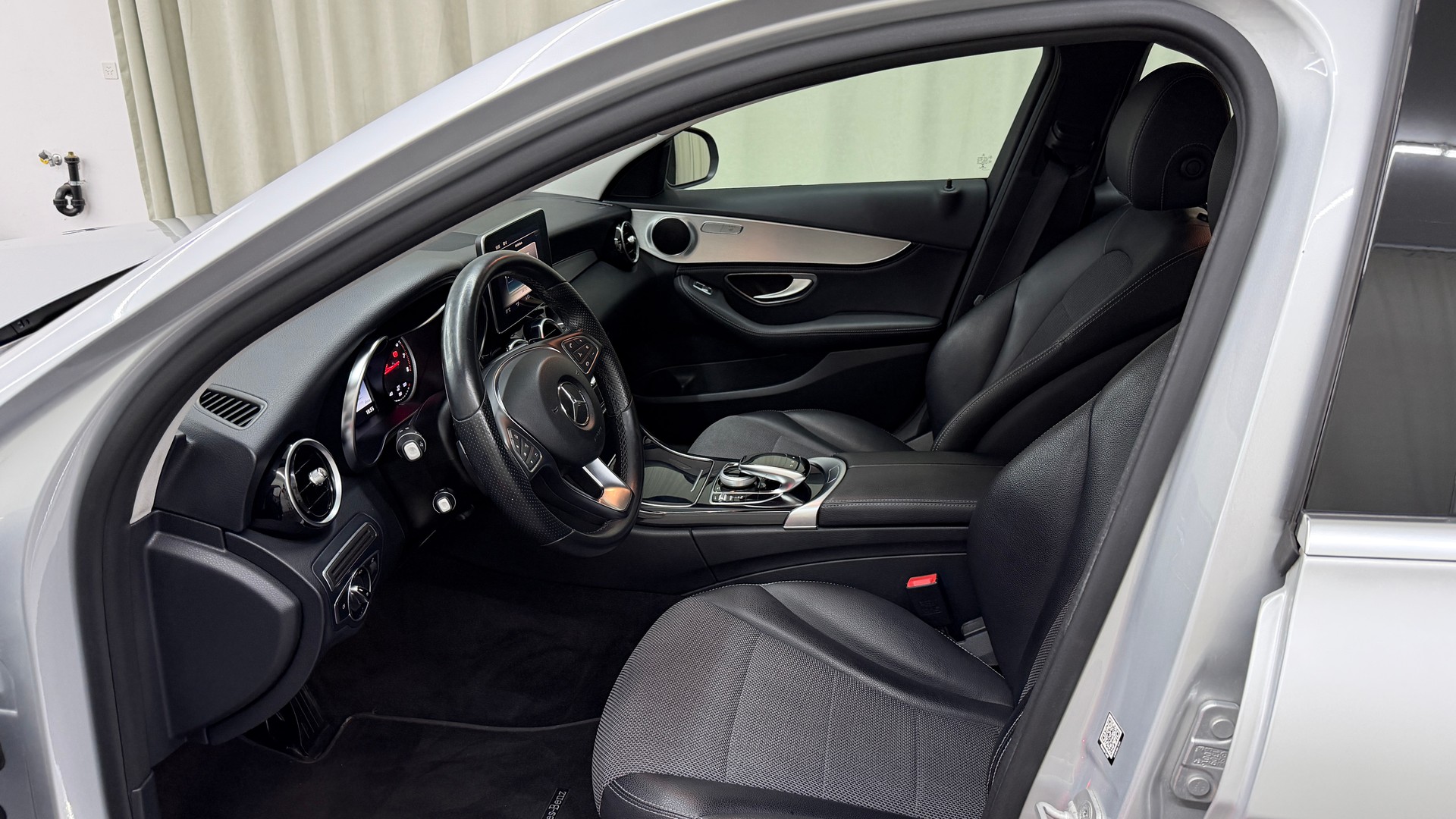 MERCEDES-BENZ C 180 Avantgarde 7G-Tronic-image-6
