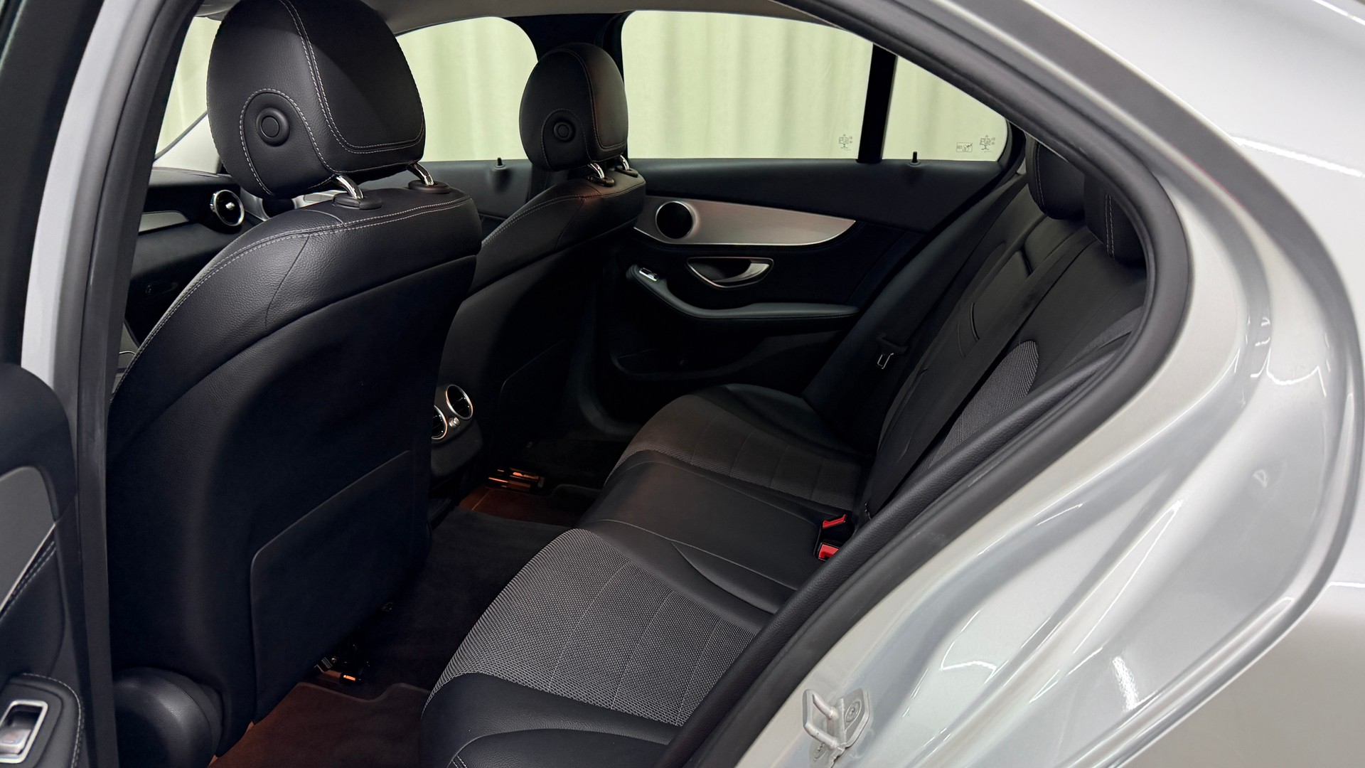 MERCEDES-BENZ C 180 Avantgarde 7G-Tronic-image-11