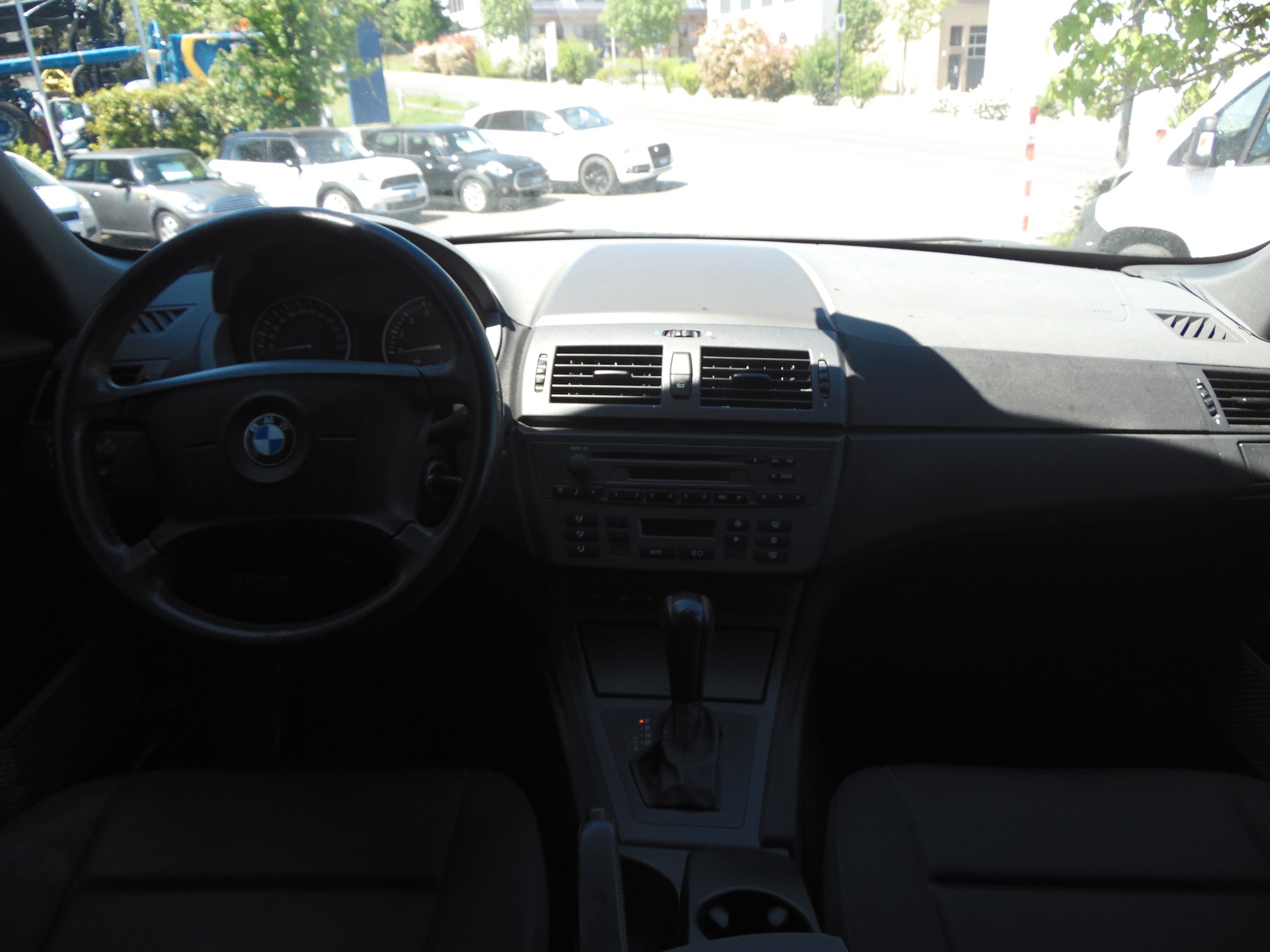 BMW X3 3.0i-image-6