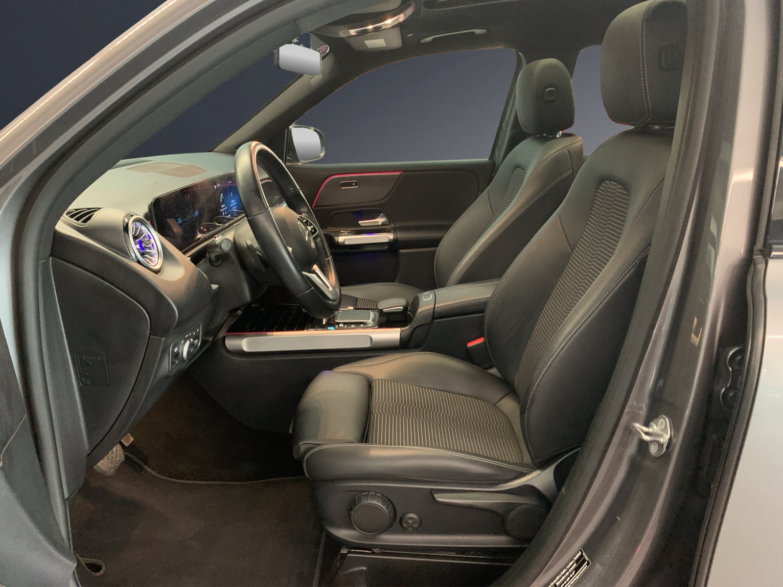MERCEDES-BENZ GLB 200 Progressive 4M-image-5