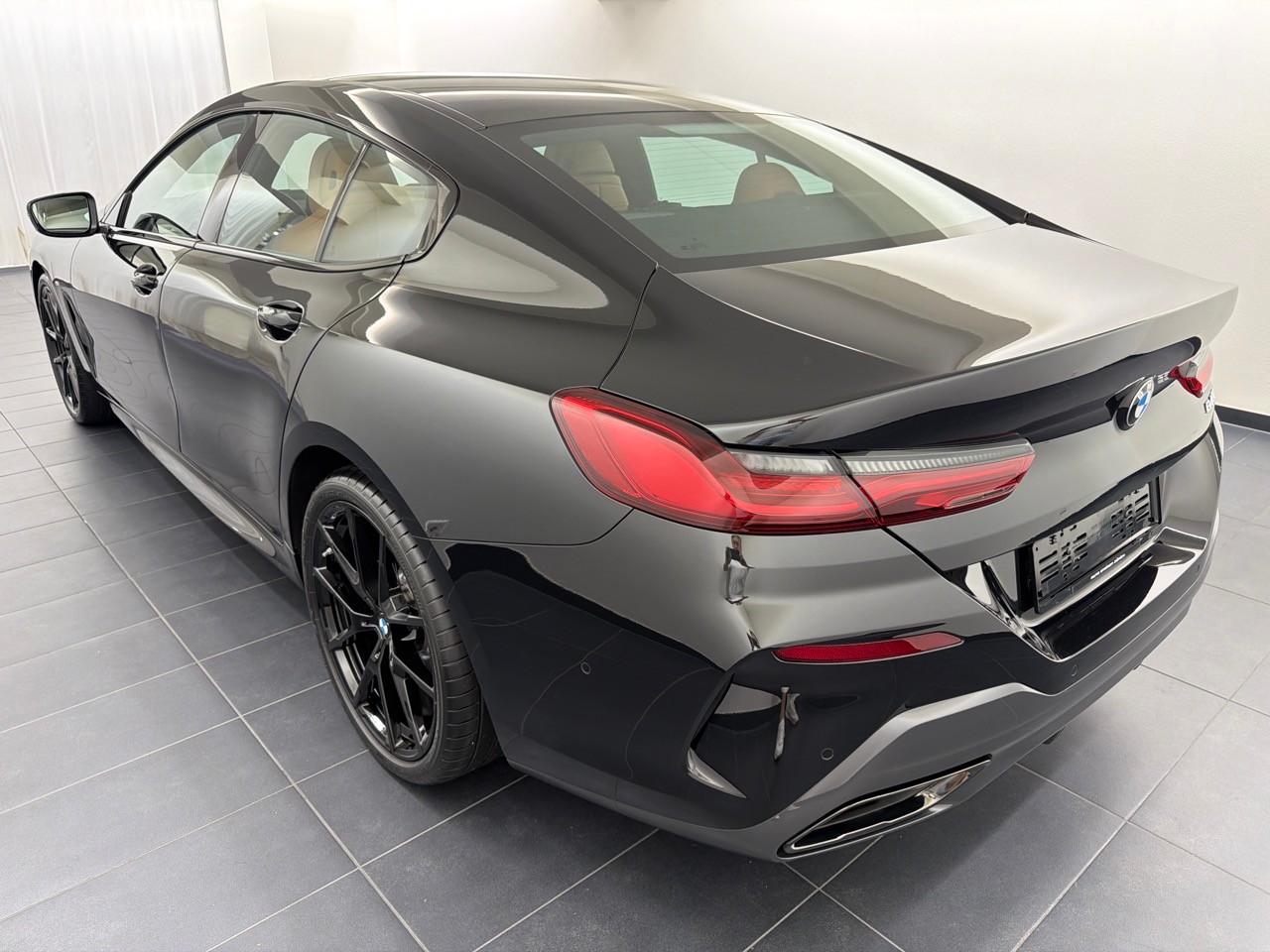 BMW 840i sDr M Sport Pro-showroom-element-1