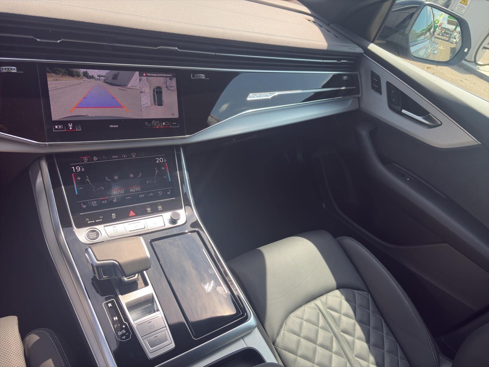 AUDI Q8 SUV 3.0 50 TDI quattro T-Tronic-image-10