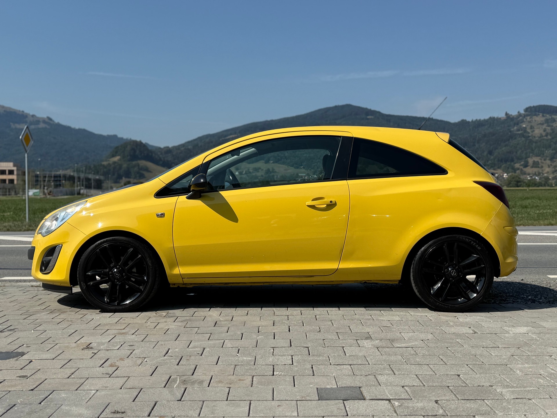 OPEL Corsa 1.2 TP Color Edition-image-3