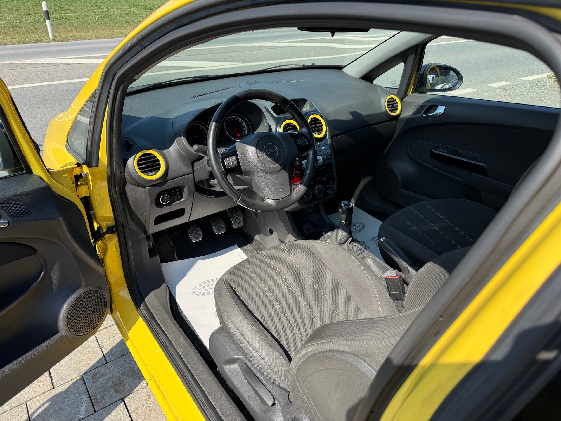 OPEL Corsa 1.2 TP Color Edition-image-8