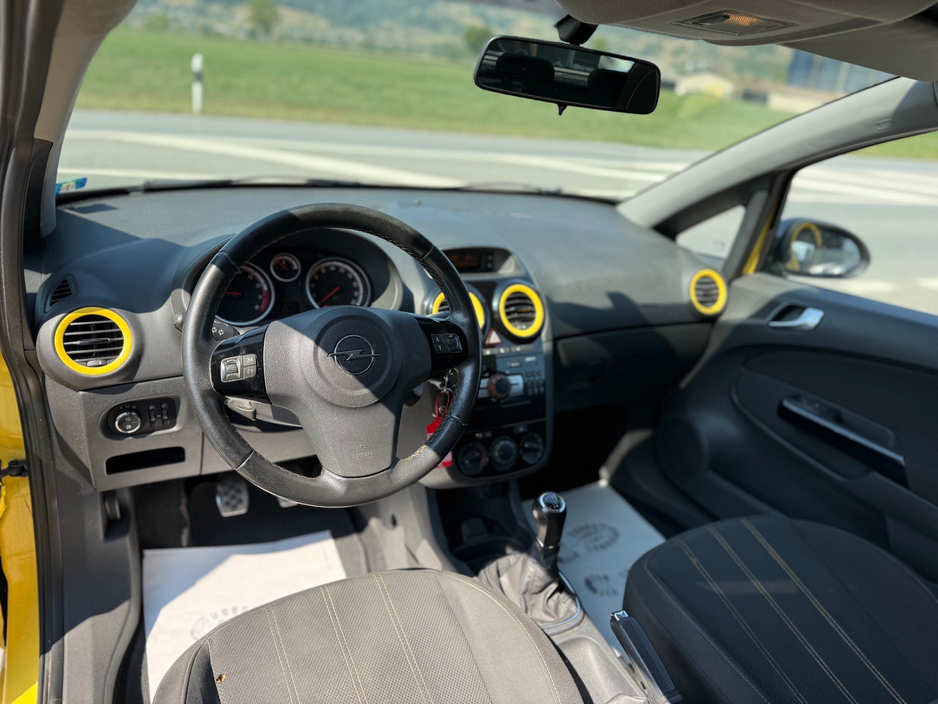 OPEL Corsa 1.2 TP Color Edition-image-9