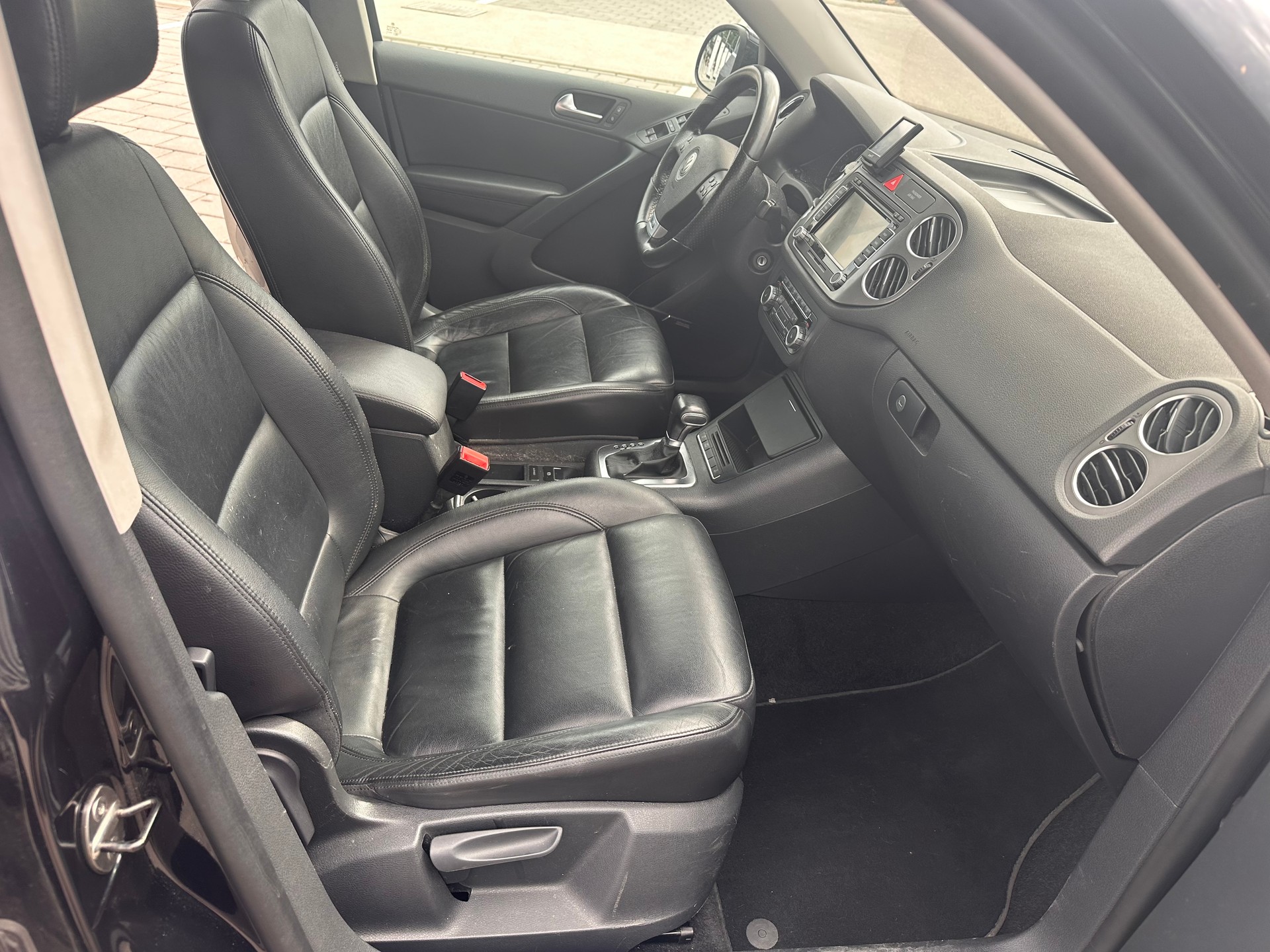VW Tiguan 2.0 TSI R-Line-image-11