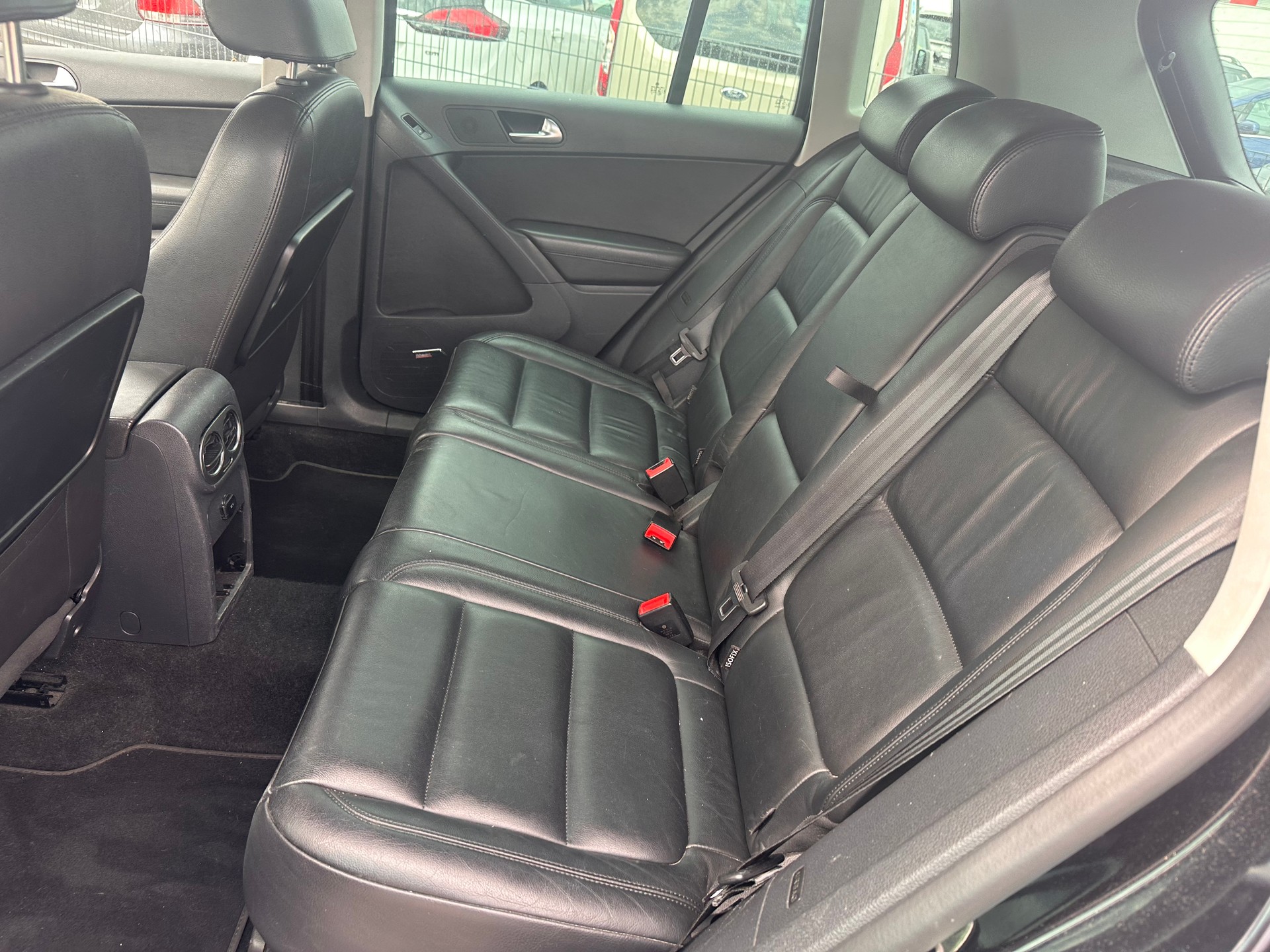 VW Tiguan 2.0 TSI R-Line-image-12
