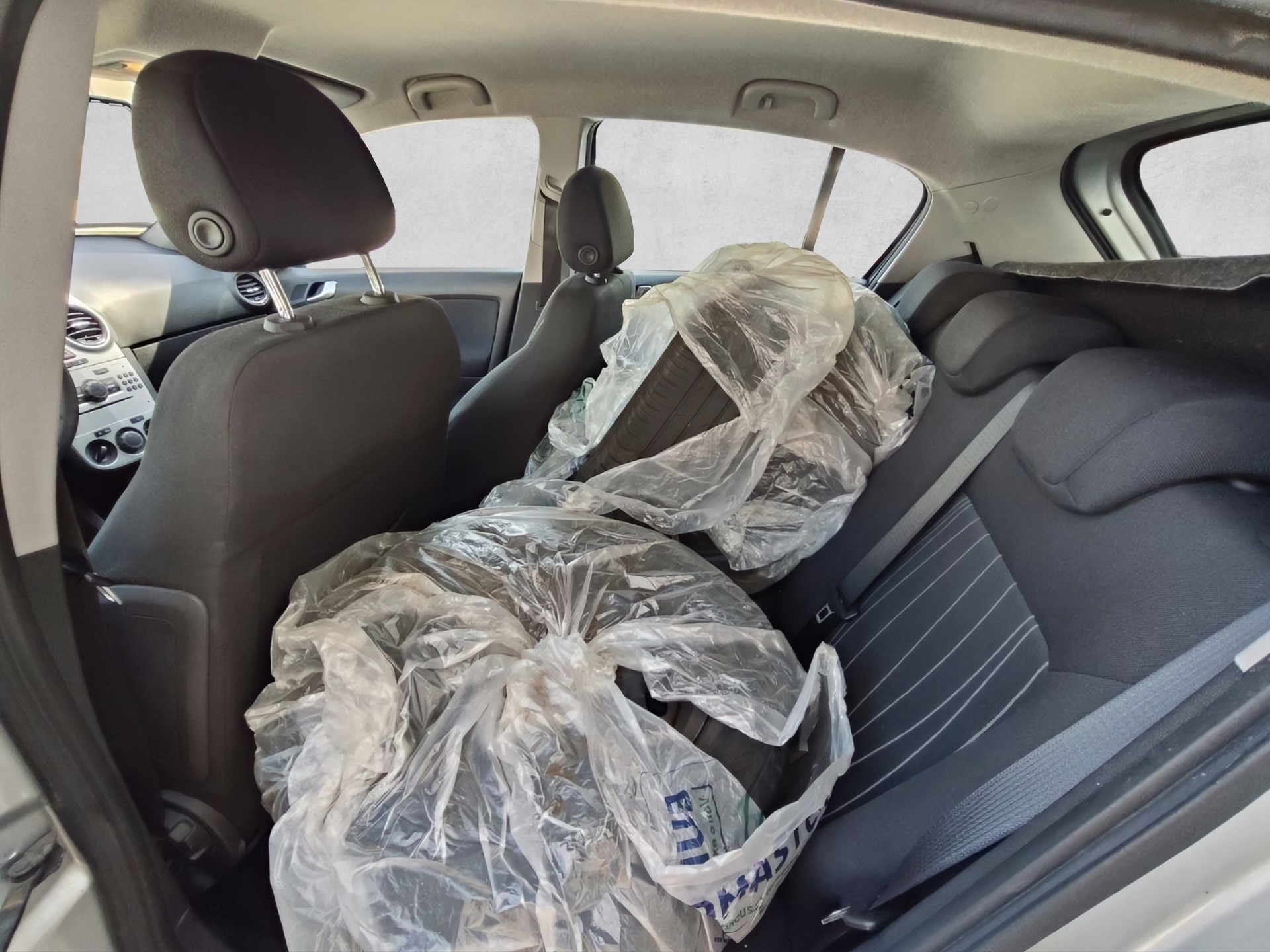 OPEL Corsa 1.4 TP Enjoy-image-9