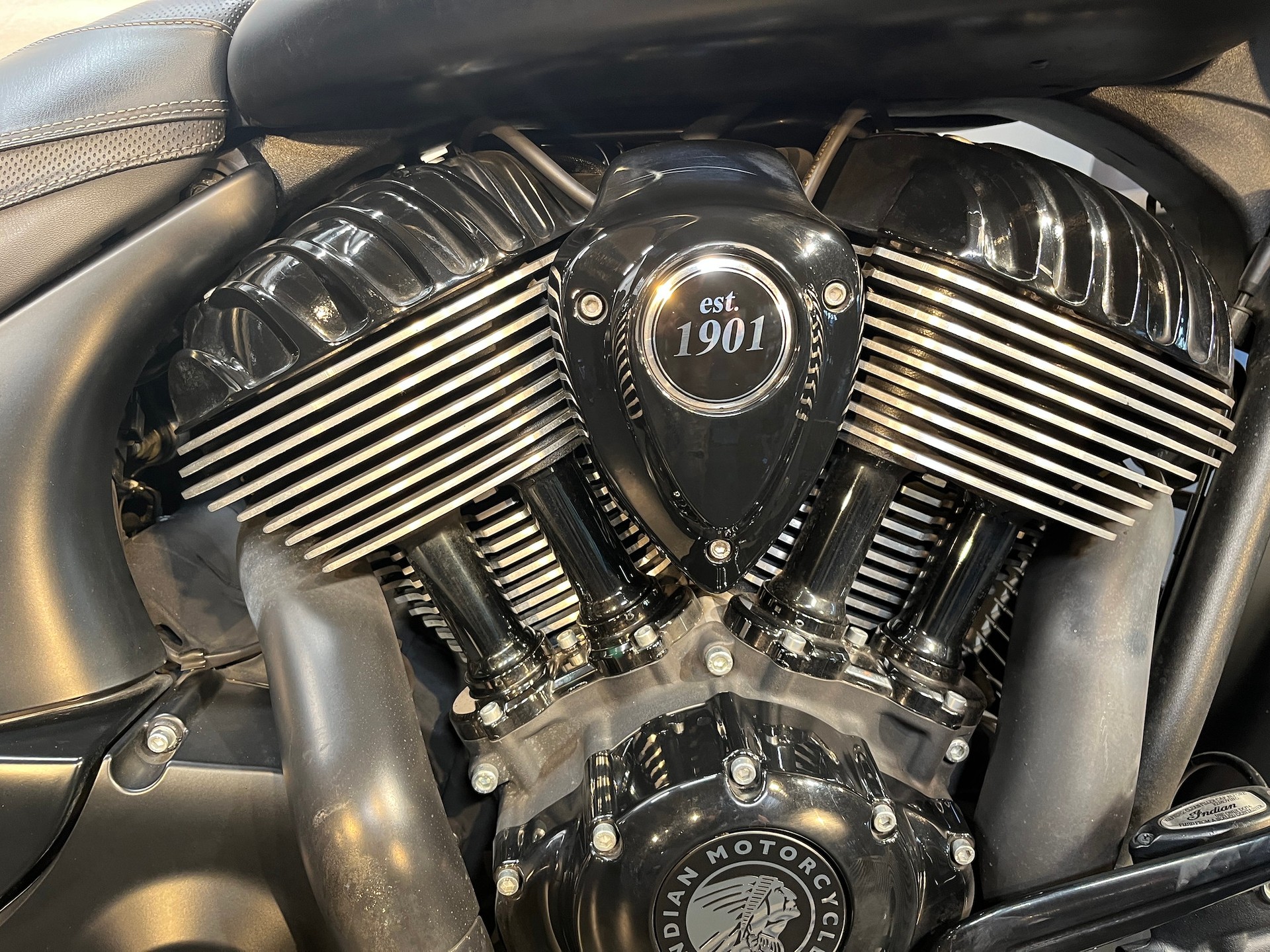 INDIAN Roadmaster Darkhorse-image-6