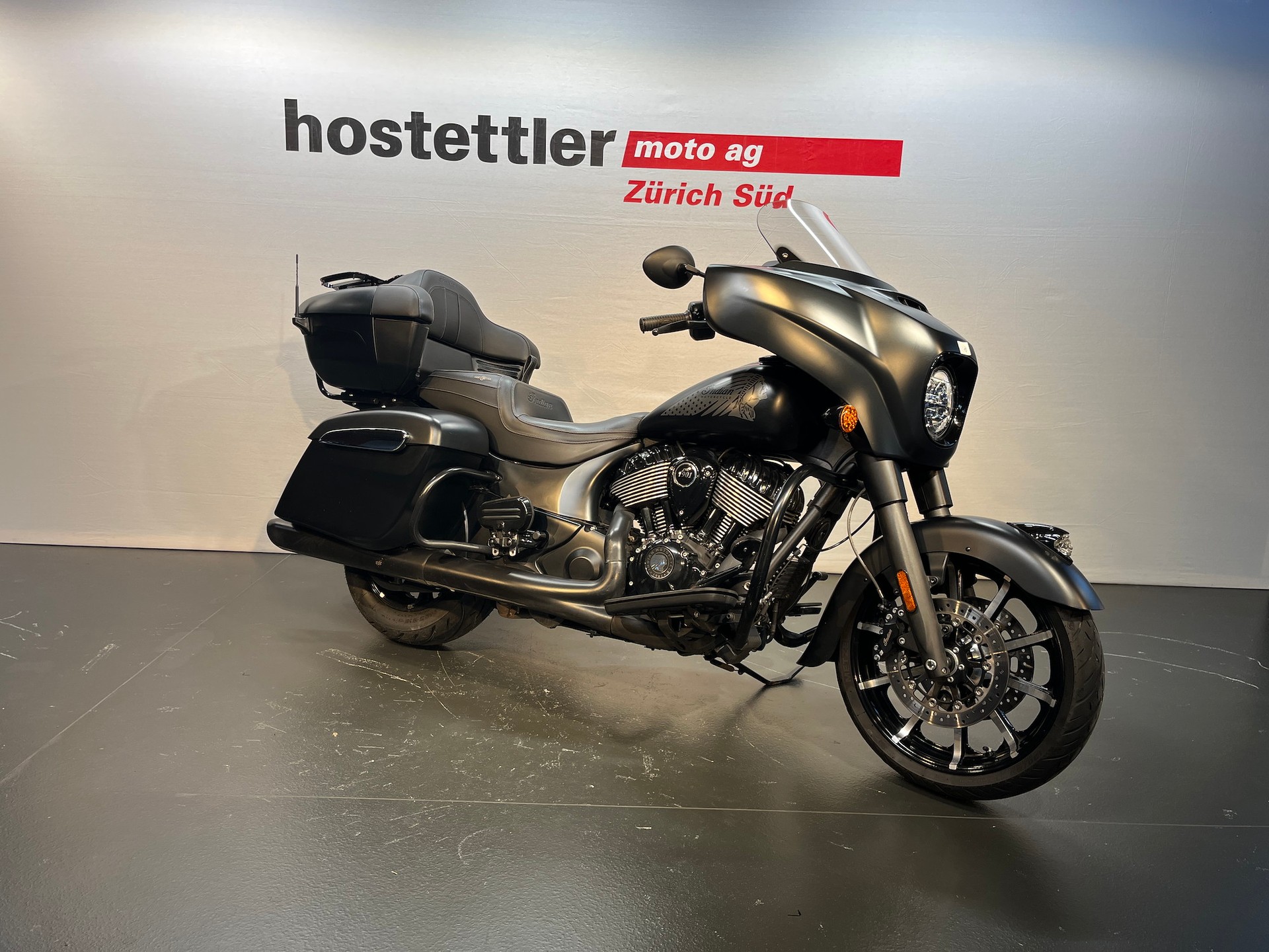 INDIAN Roadmaster Darkhorse