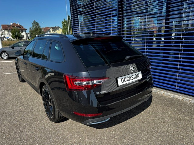 SKODA Superb Combi 2.0 TDi SportLine+ 4x4 DSG-image-2