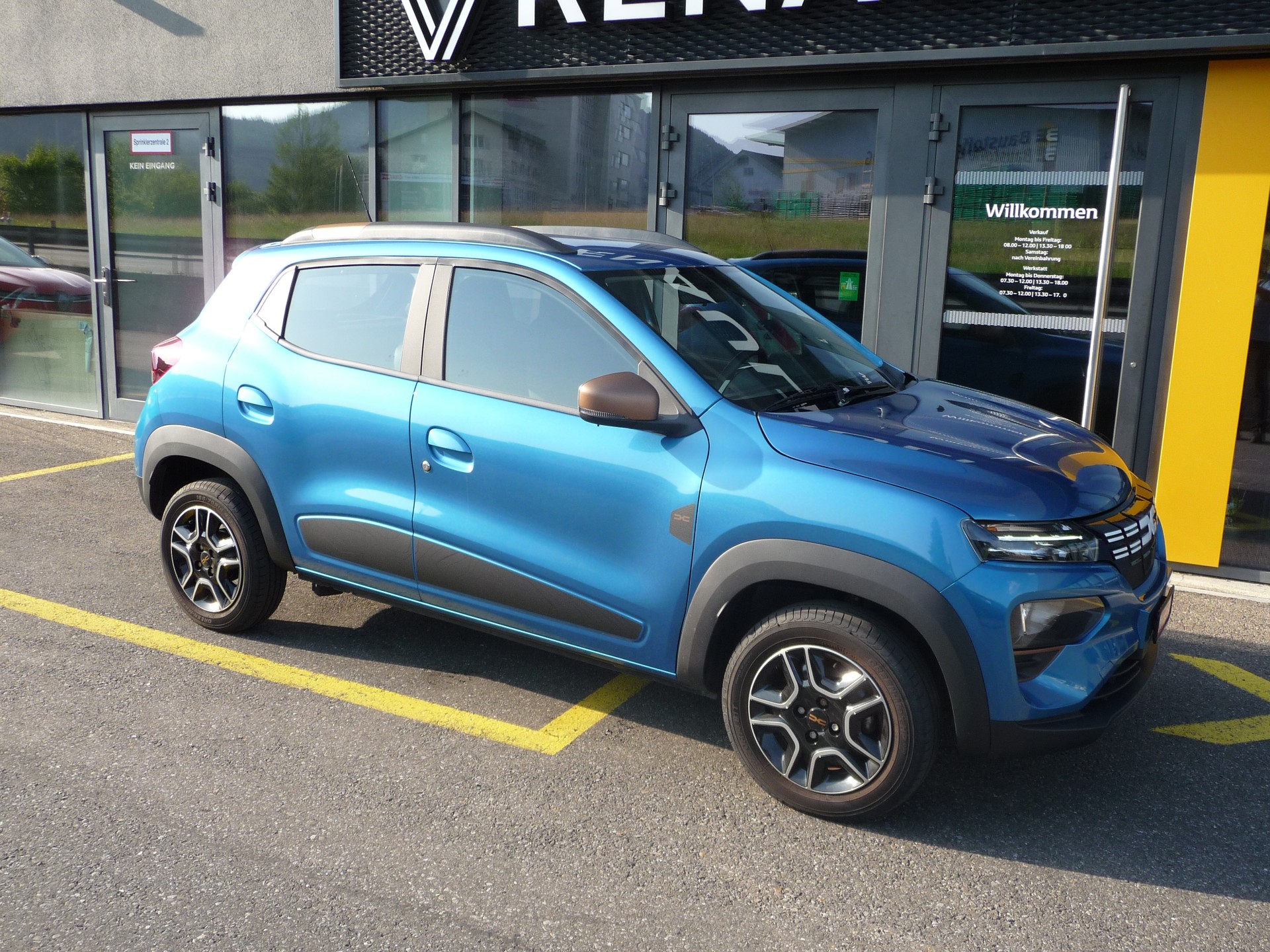 DACIA Spring 27 kWh Electric 65 Extreme-showroom-element-3