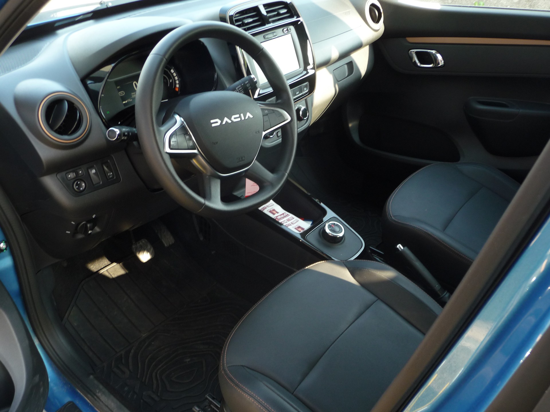 DACIA Spring 27 kWh Electric 65 Extreme-image-14
