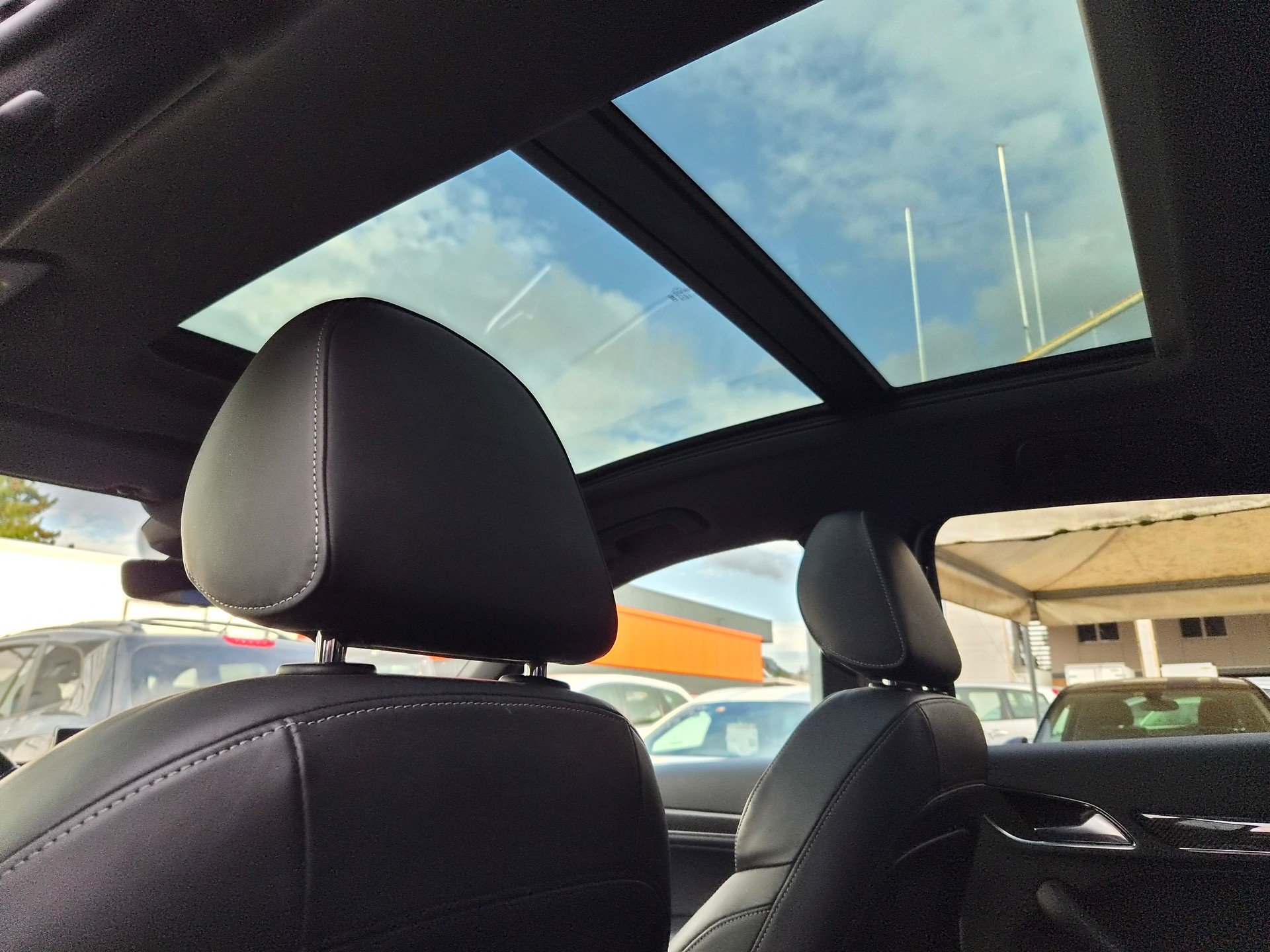 AUDI RS Q3 2.5 TFSI performance quattro S-tronic-image-11