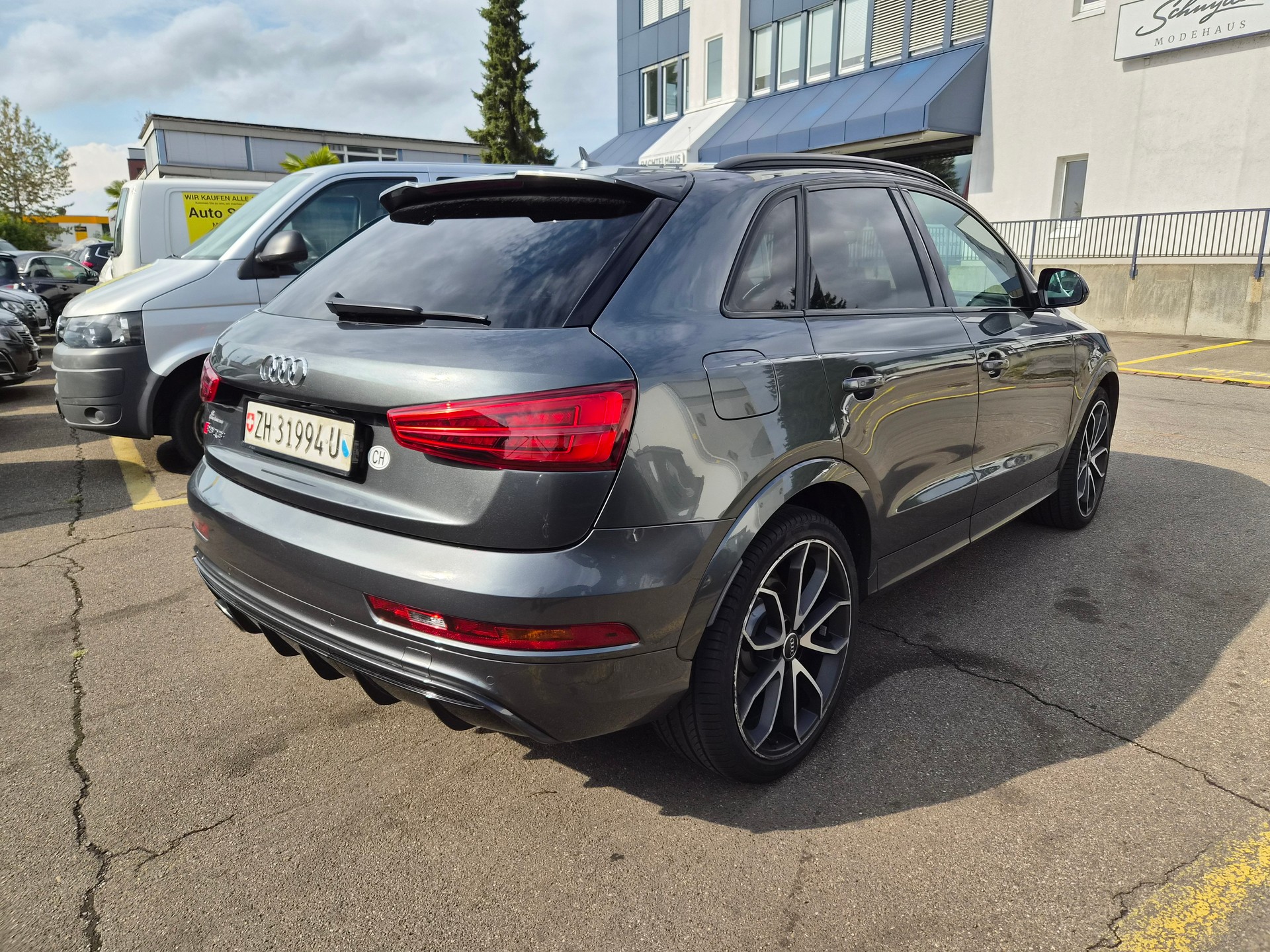 AUDI RS Q3 2.5 TFSI performance quattro S-tronic-image-6