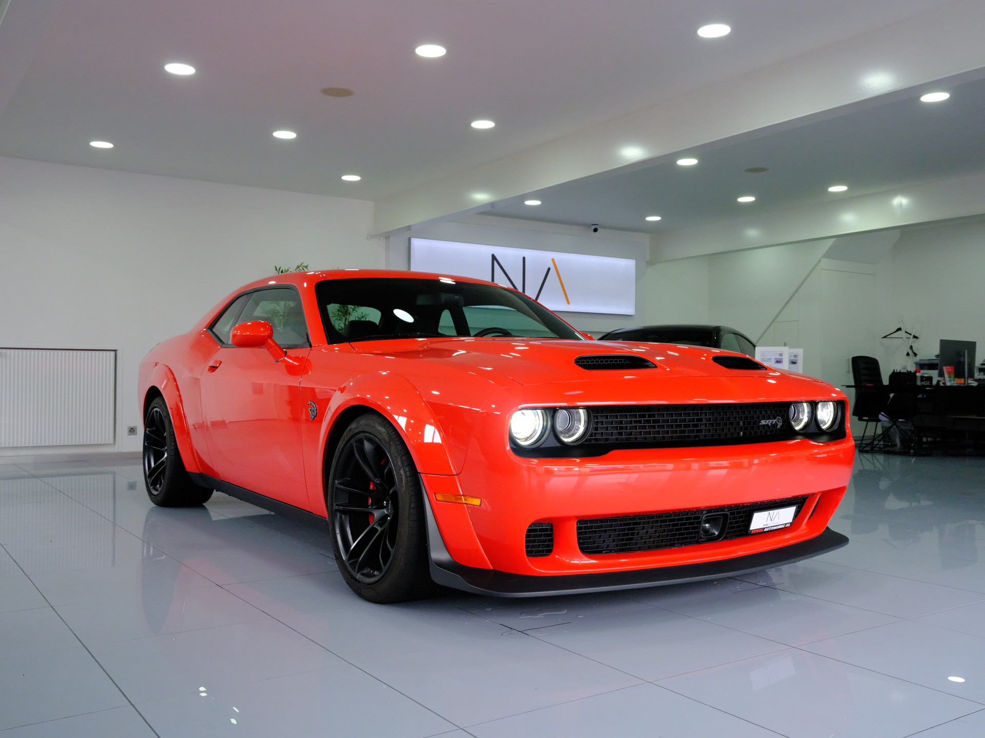 DODGE CHALLENGER HELLCAT WIDEBODY-showroom-element-1