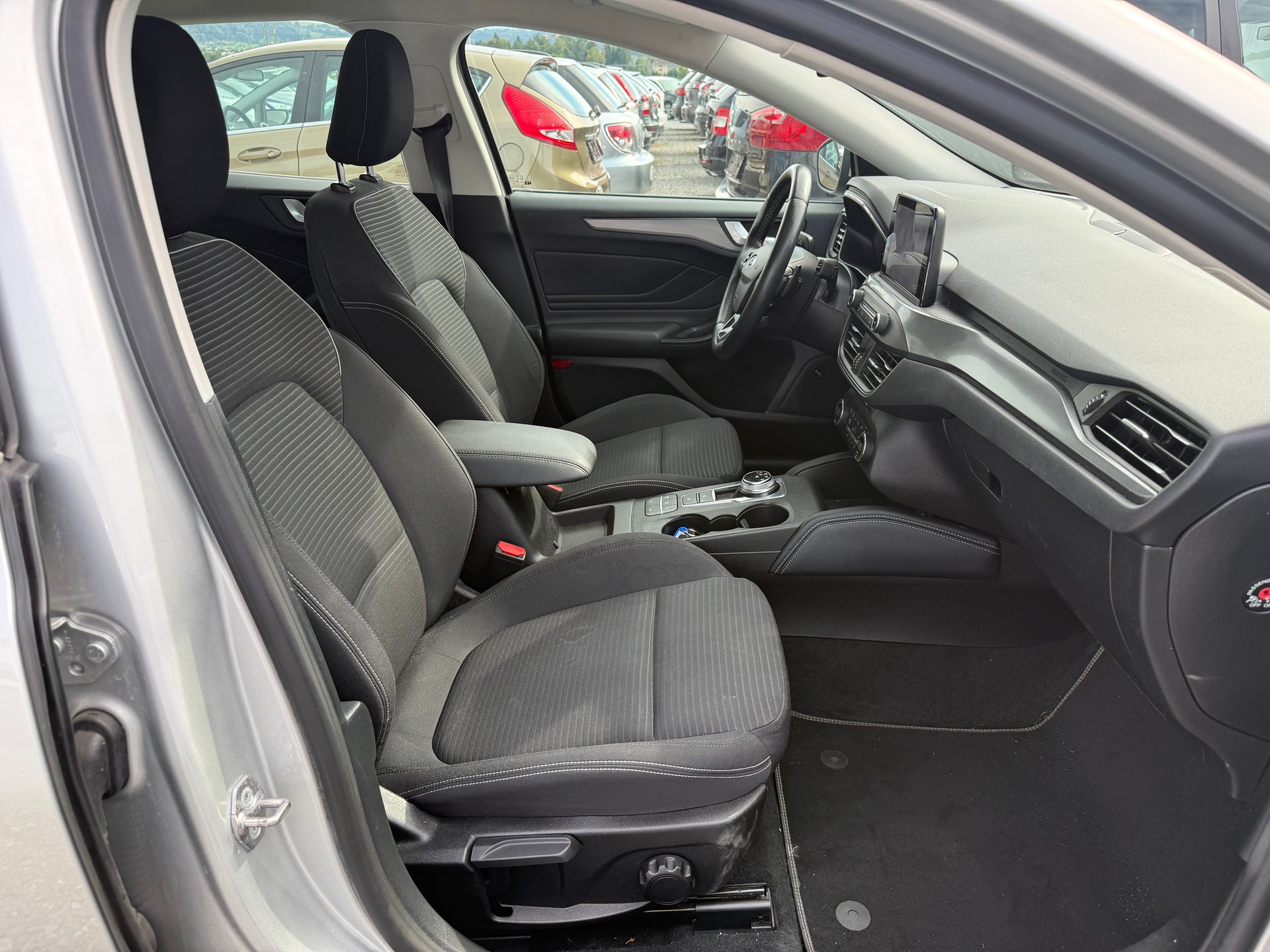 FORD Focus 2.0 TDCi Titanium Automatic-image-6