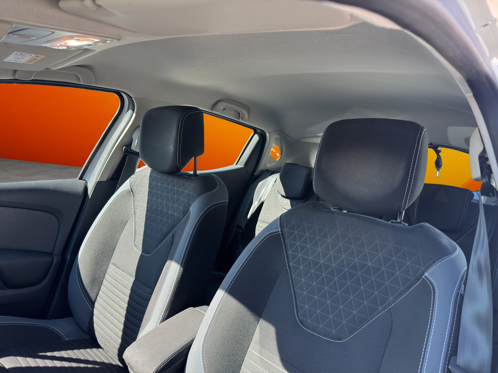 RENAULT Clio 0.9 12V Swiss Edition-image-13