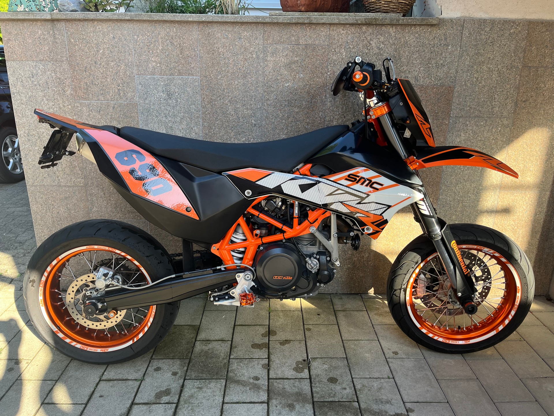 KTM 690 SMC R-image-1