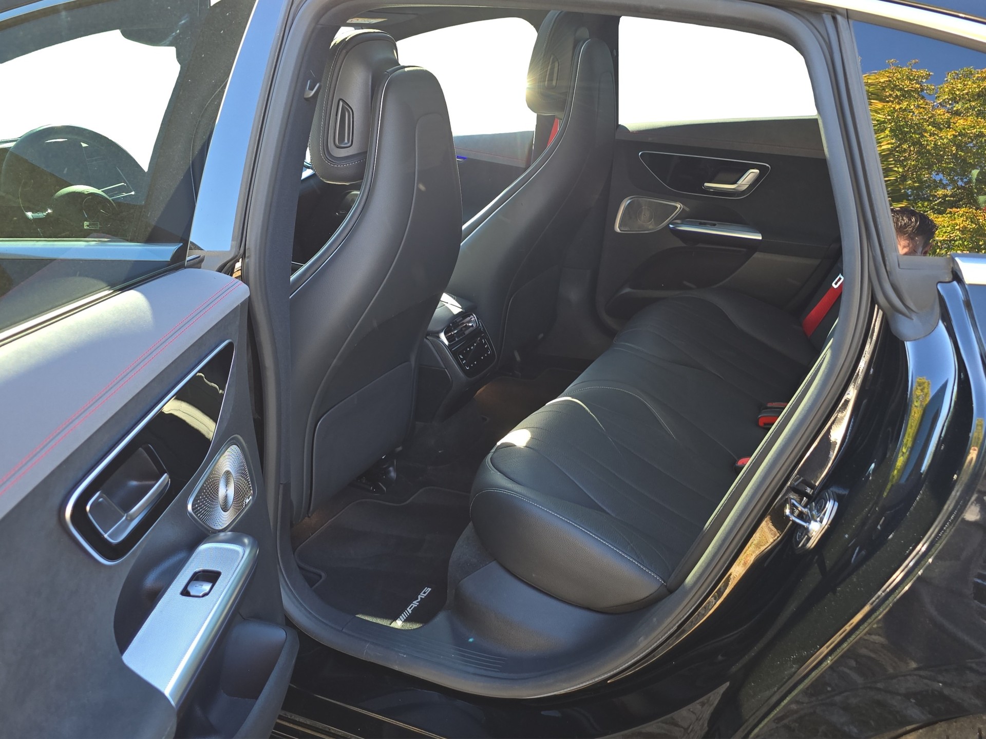 MERCEDES-BENZ EQE 500 4 Matic-image-8