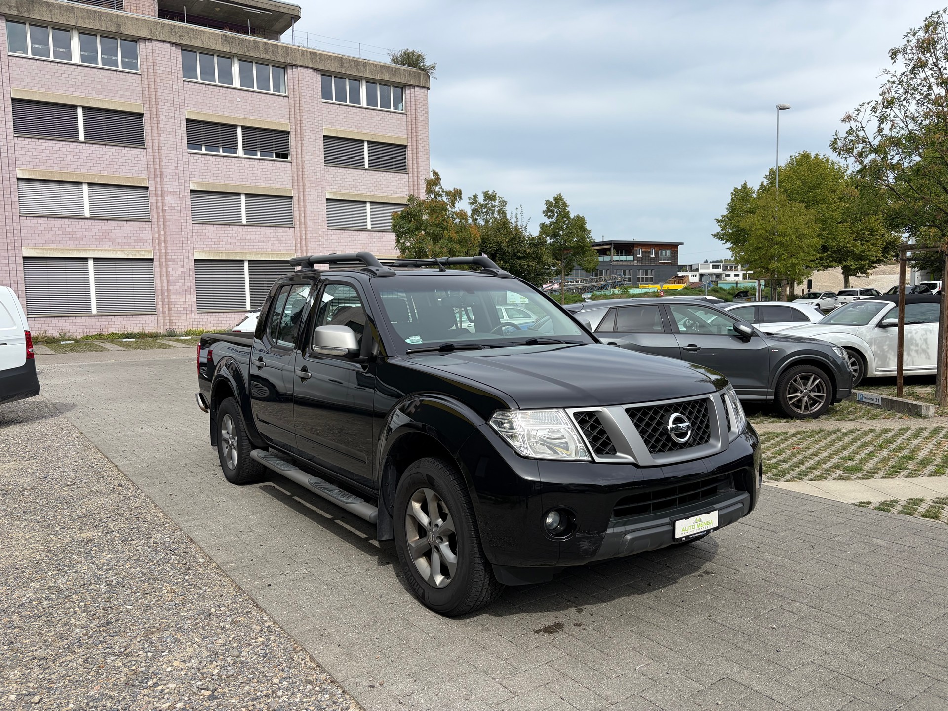 NISSAN Navara Double Cab LE 2.5 dCi 4WD LB-image-3