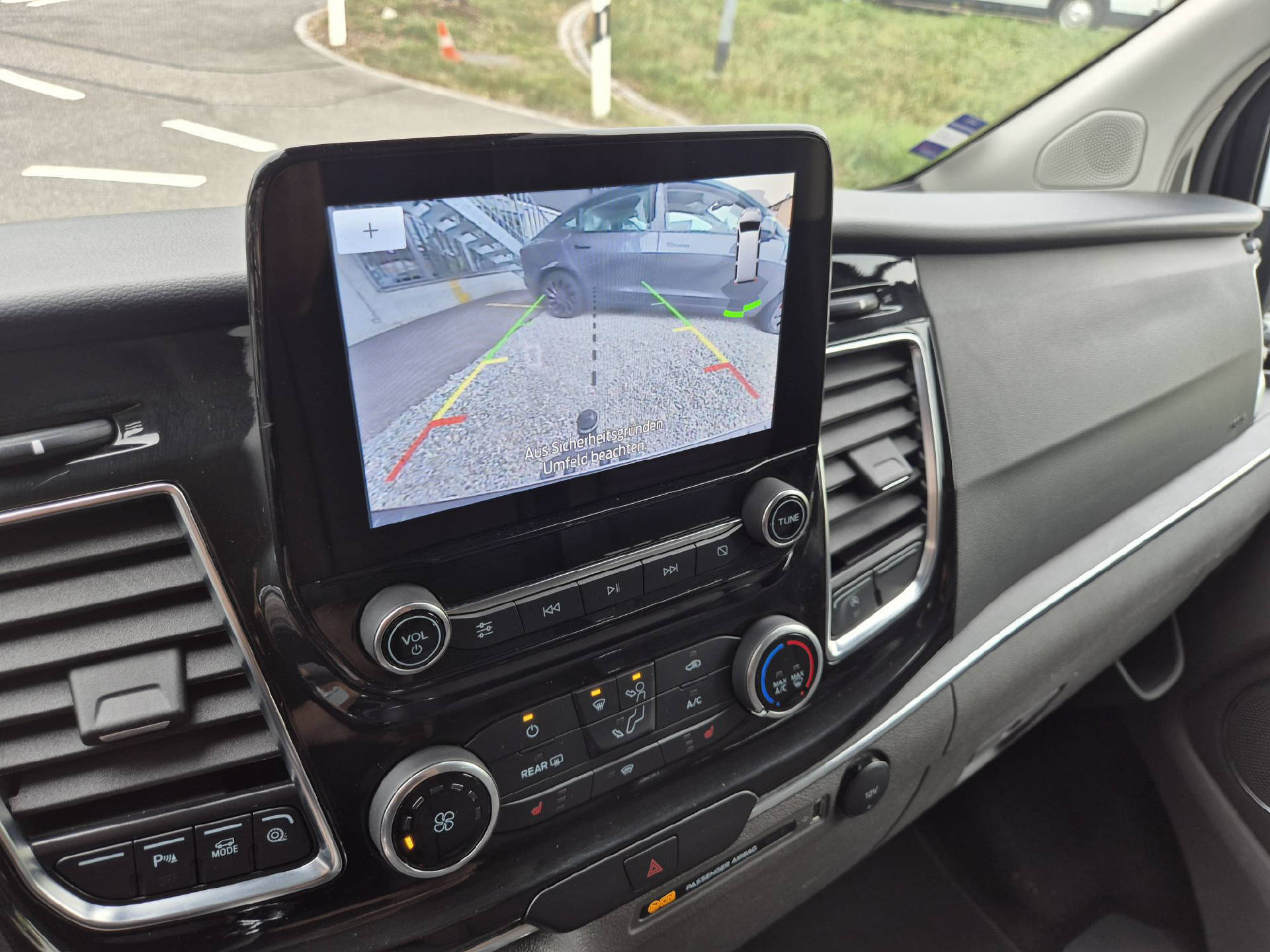 FORD Tourneo Custom 320 L2 2.0 TDCi 130 Titanium-image-9
