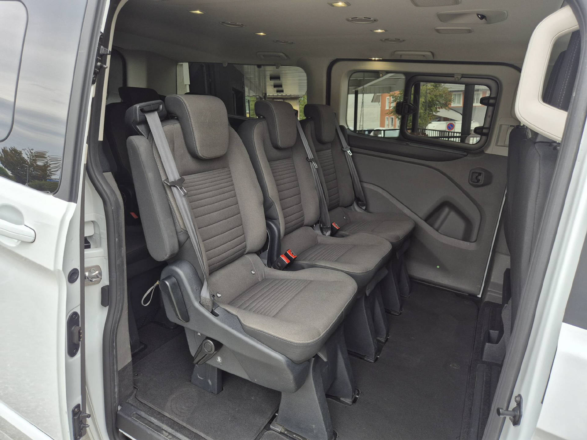 FORD Tourneo Custom 320 L2 2.0 TDCi 130 Titanium-image-13