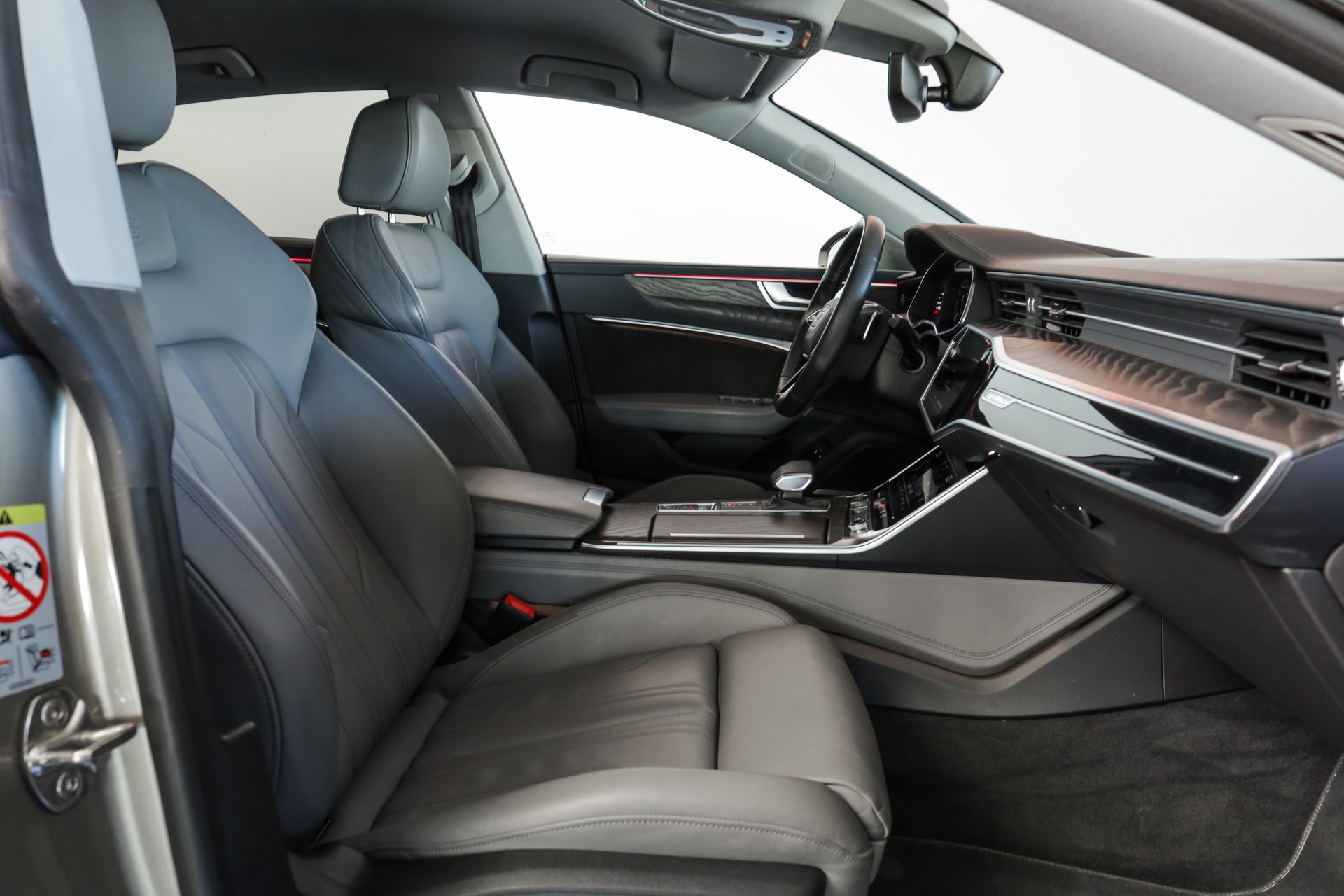 AUDI A7 Sportback 55 TFSI e quattro Carat Beige S line • Bang & Olufsen • Head-up Display-image-12