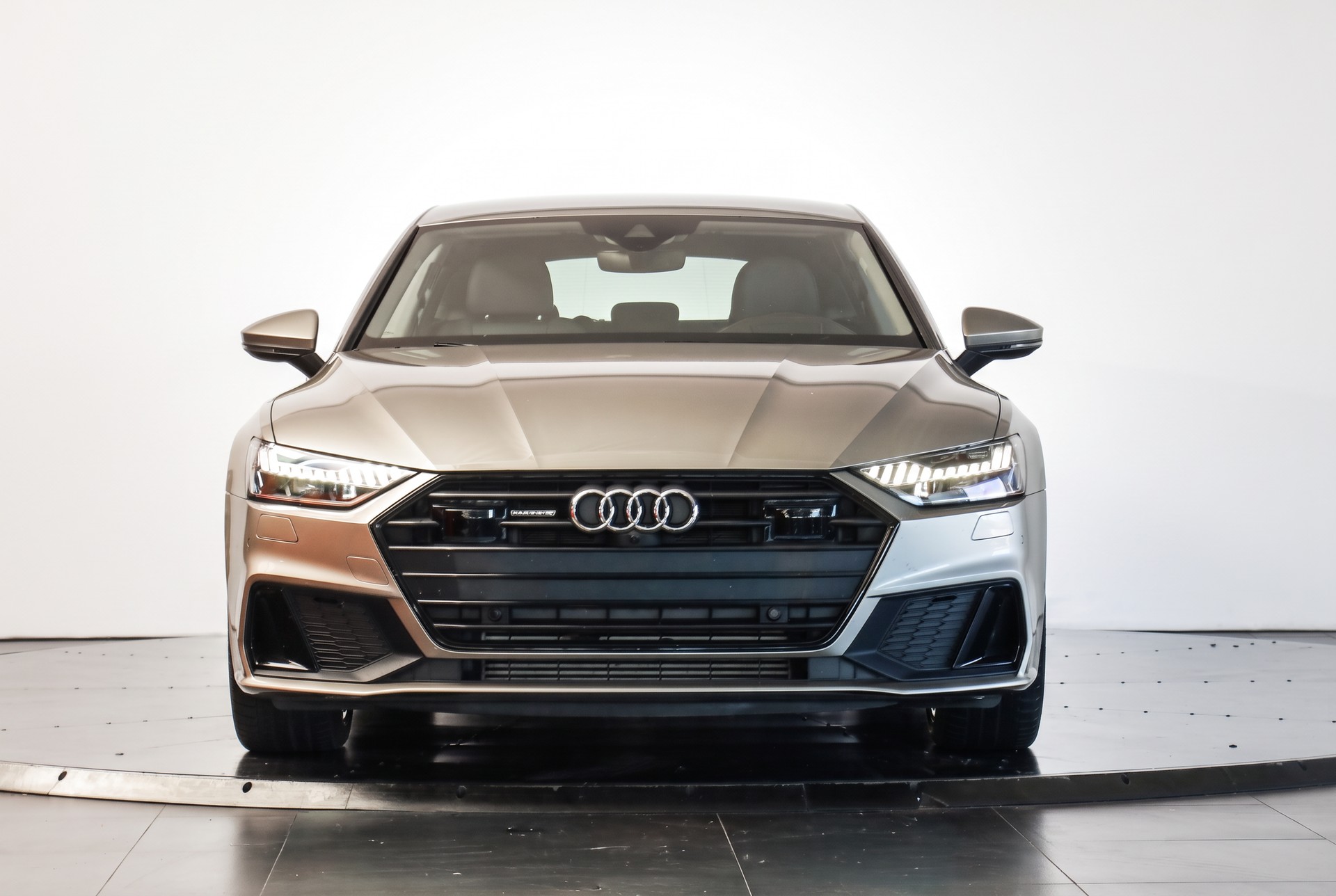 AUDI A7 Sportback 55 TFSI e quattro Carat Beige S line / Bang & Olufsen / Head-up Display-showroom-element-1