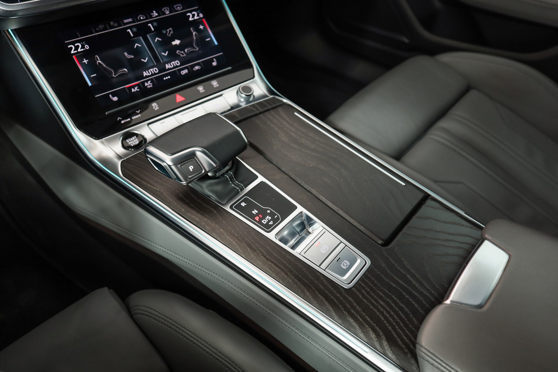 AUDI A7 Sportback 55 TFSI e quattro Carat Beige S line • Bang & Olufsen • Head-up Display-image-20