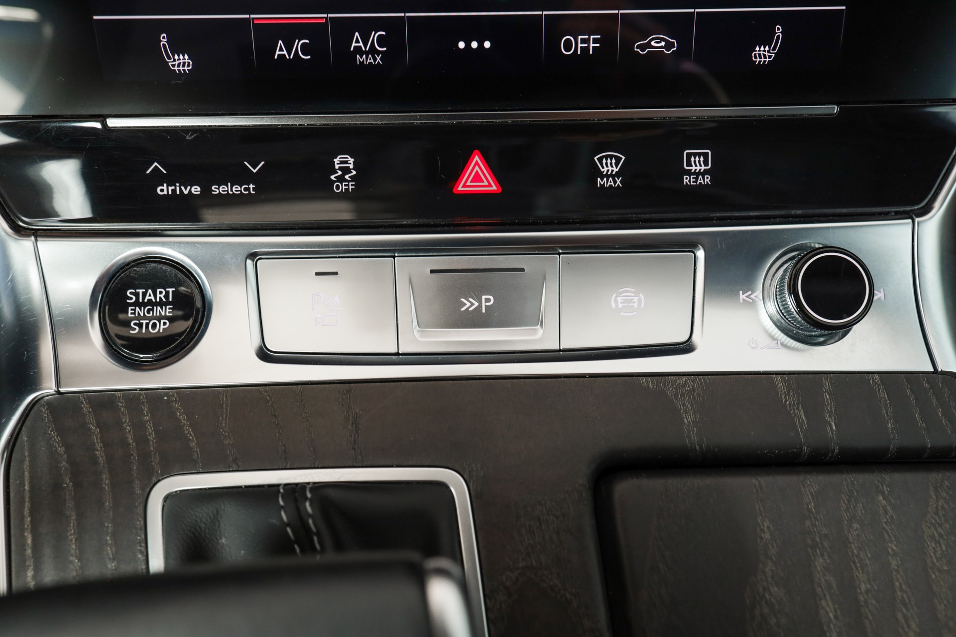 AUDI A7 Sportback 55 TFSI e quattro Carat Beige S line • Bang & Olufsen • Head-up Display-image-19