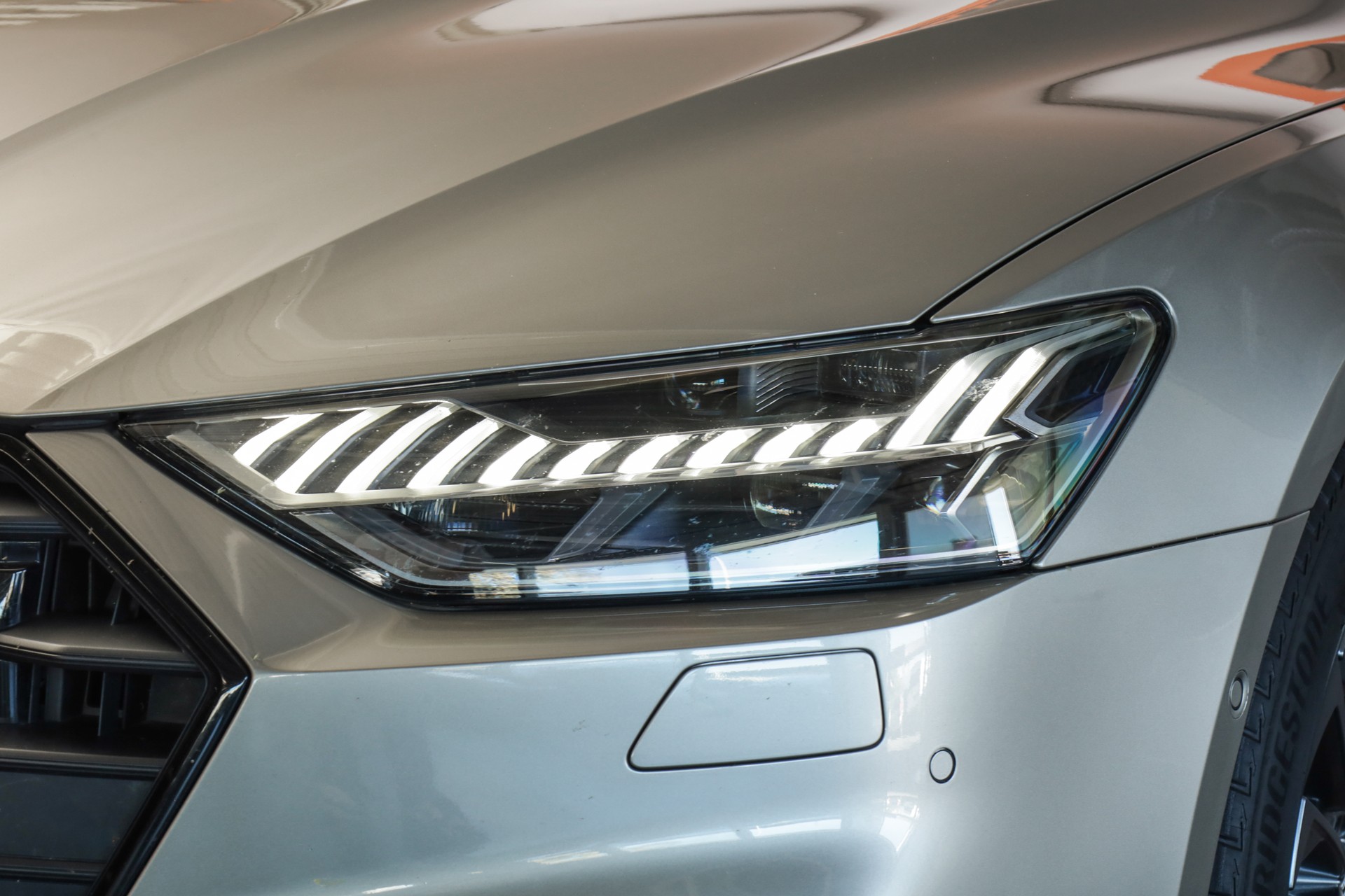 AUDI A7 Sportback 55 TFSI e quattro Carat Beige S line • Bang & Olufsen • Head-up Display-image-8