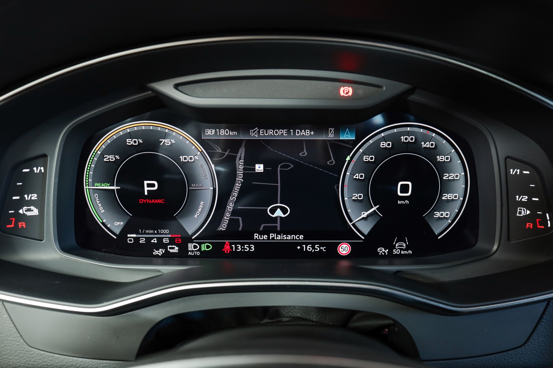 AUDI A7 Sportback 55 TFSI e quattro Carat Beige S line • Bang & Olufsen • Head-up Display-image-23