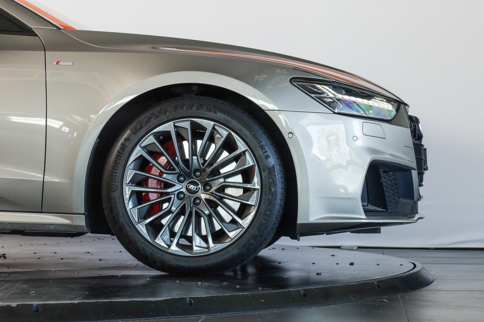 AUDI A7 Sportback 55 TFSI e quattro Carat Beige S line • Bang & Olufsen • Head-up Display-image-6