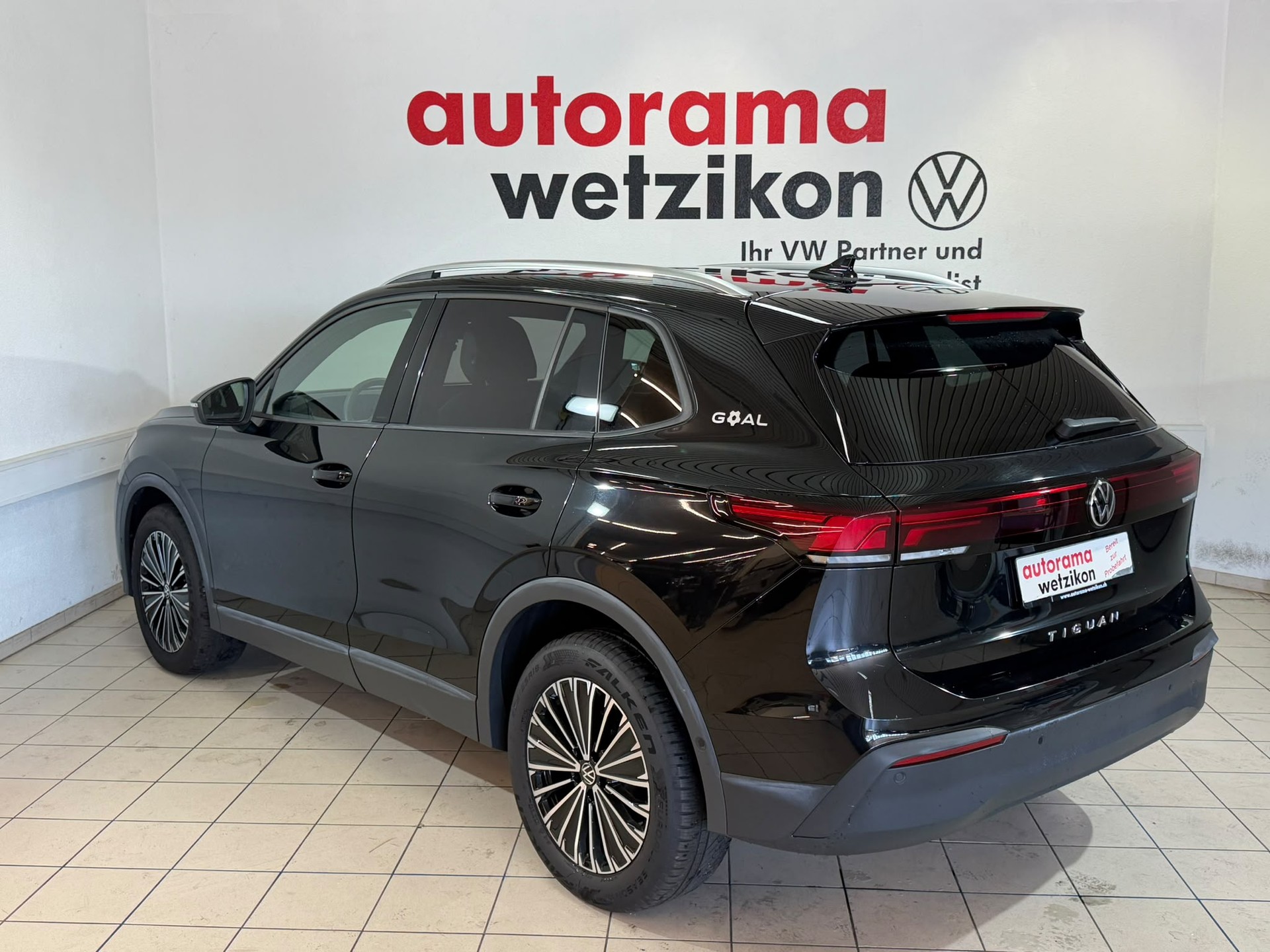 VW Tiguan 2.0 TDI SCR Life DSG-showroom-element-2