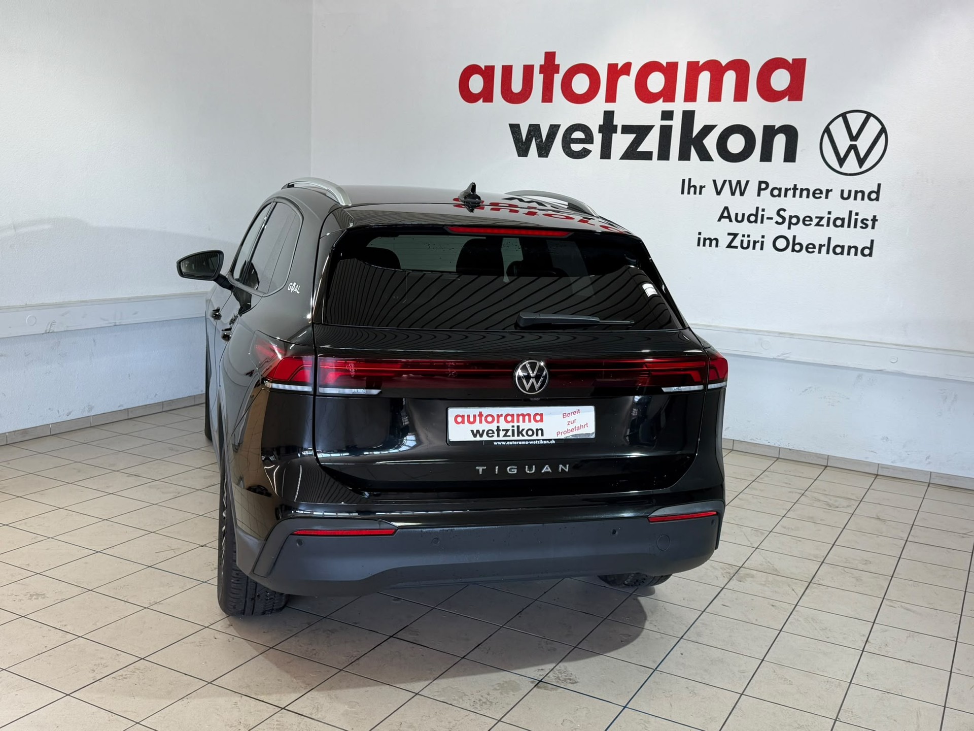 VW Tiguan 2.0 TDI SCR Life DSG-showroom-element-3