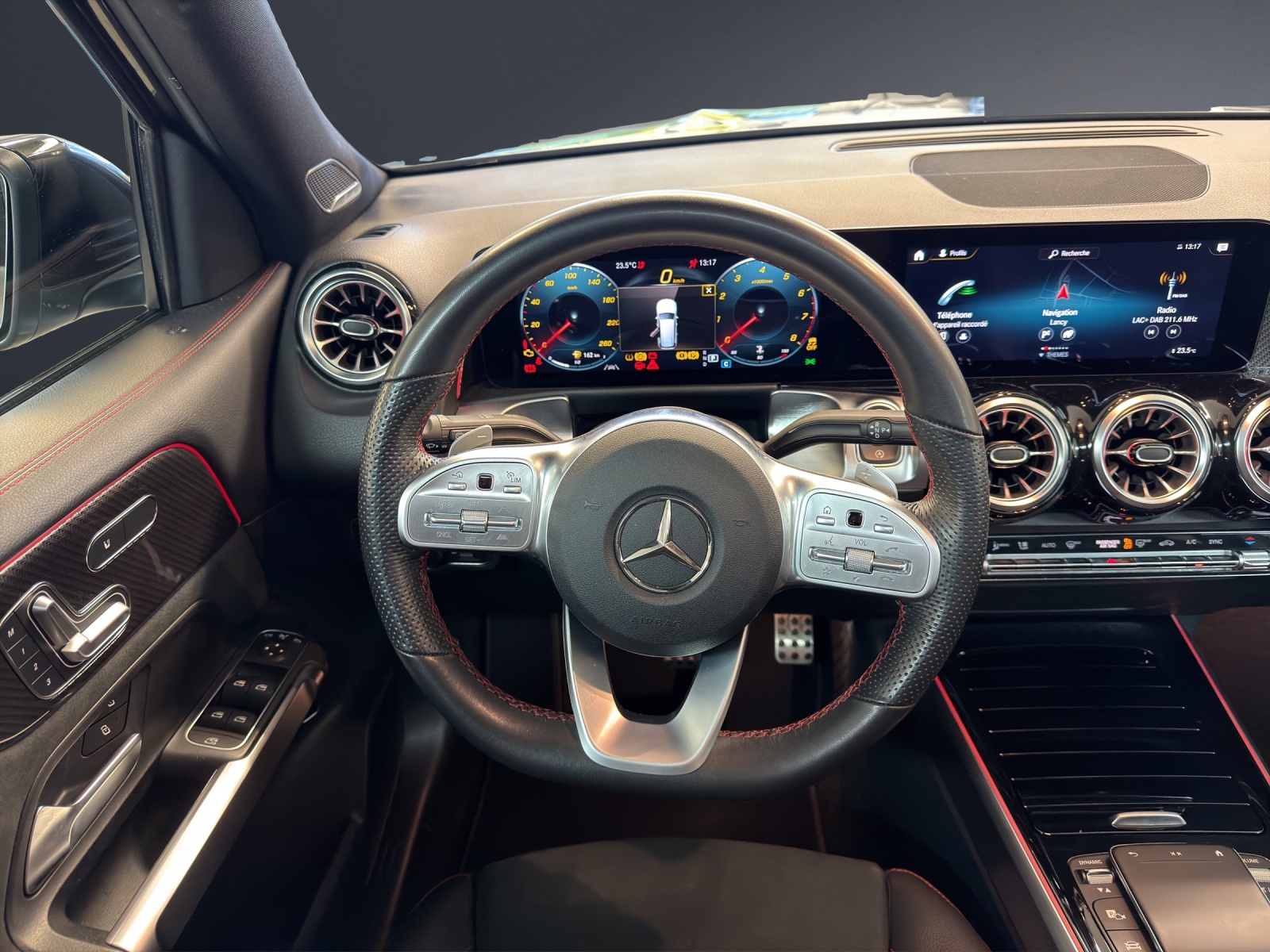 MERCEDES-BENZ GLB 250 AMG Line 4 MATIC-image-12